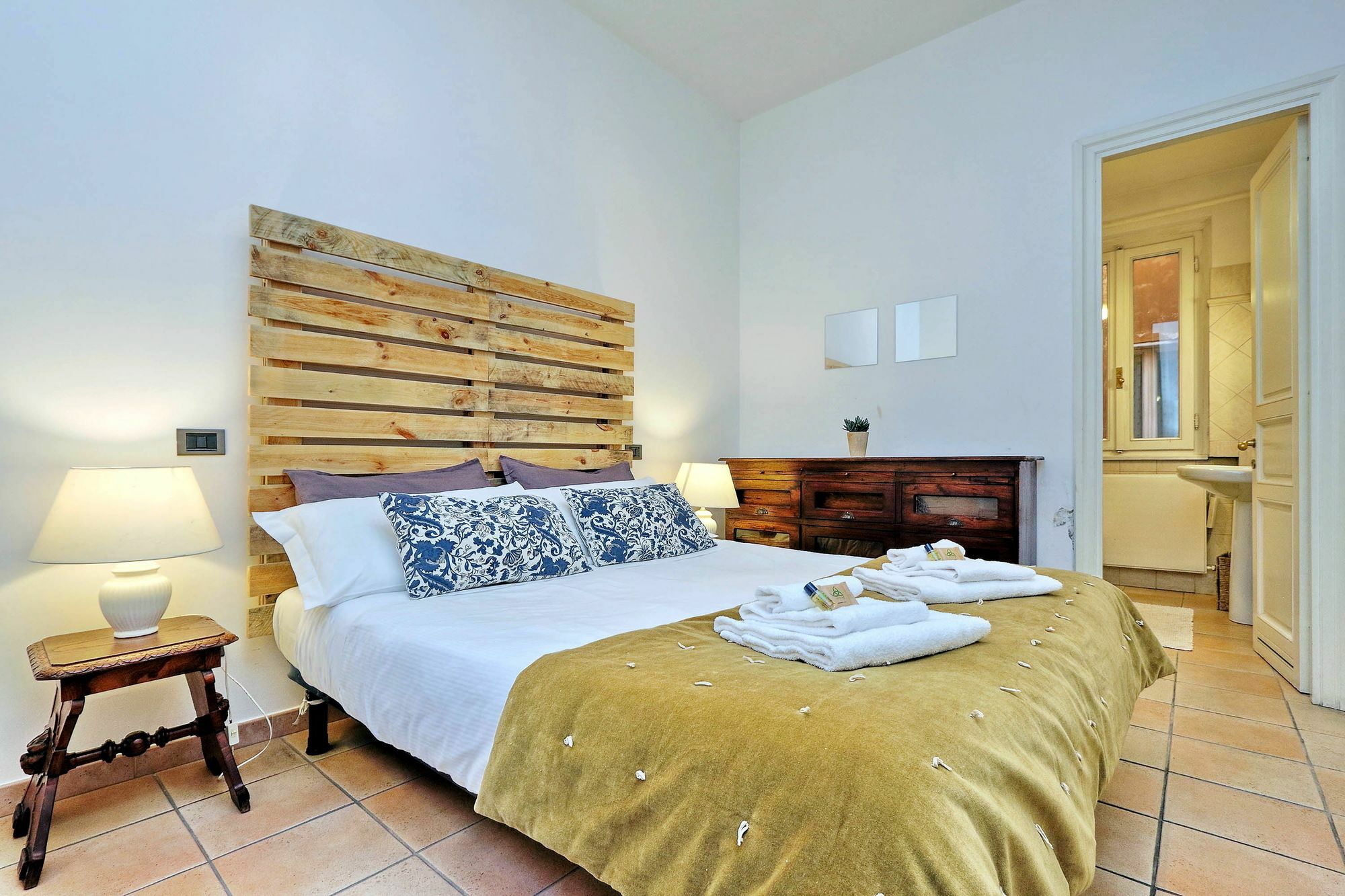 Unique Spanish Steps Apartment