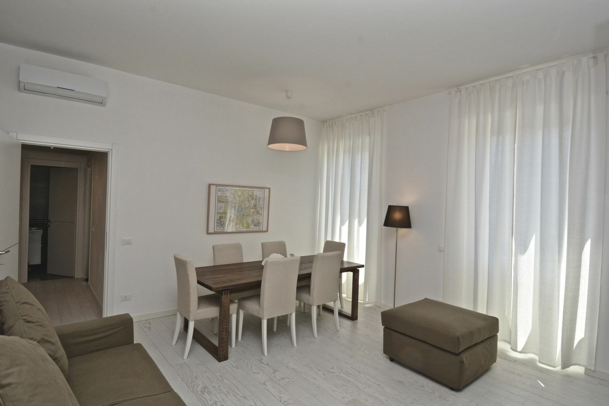 House & The - Vatican Apartment *