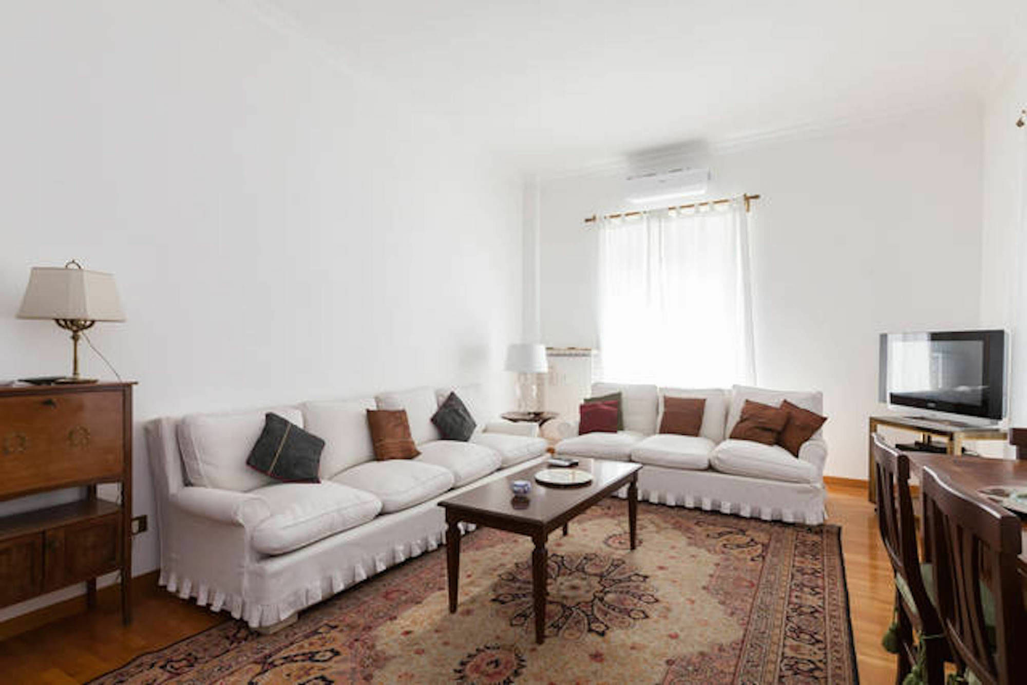 House & The - Vatican Apartment *