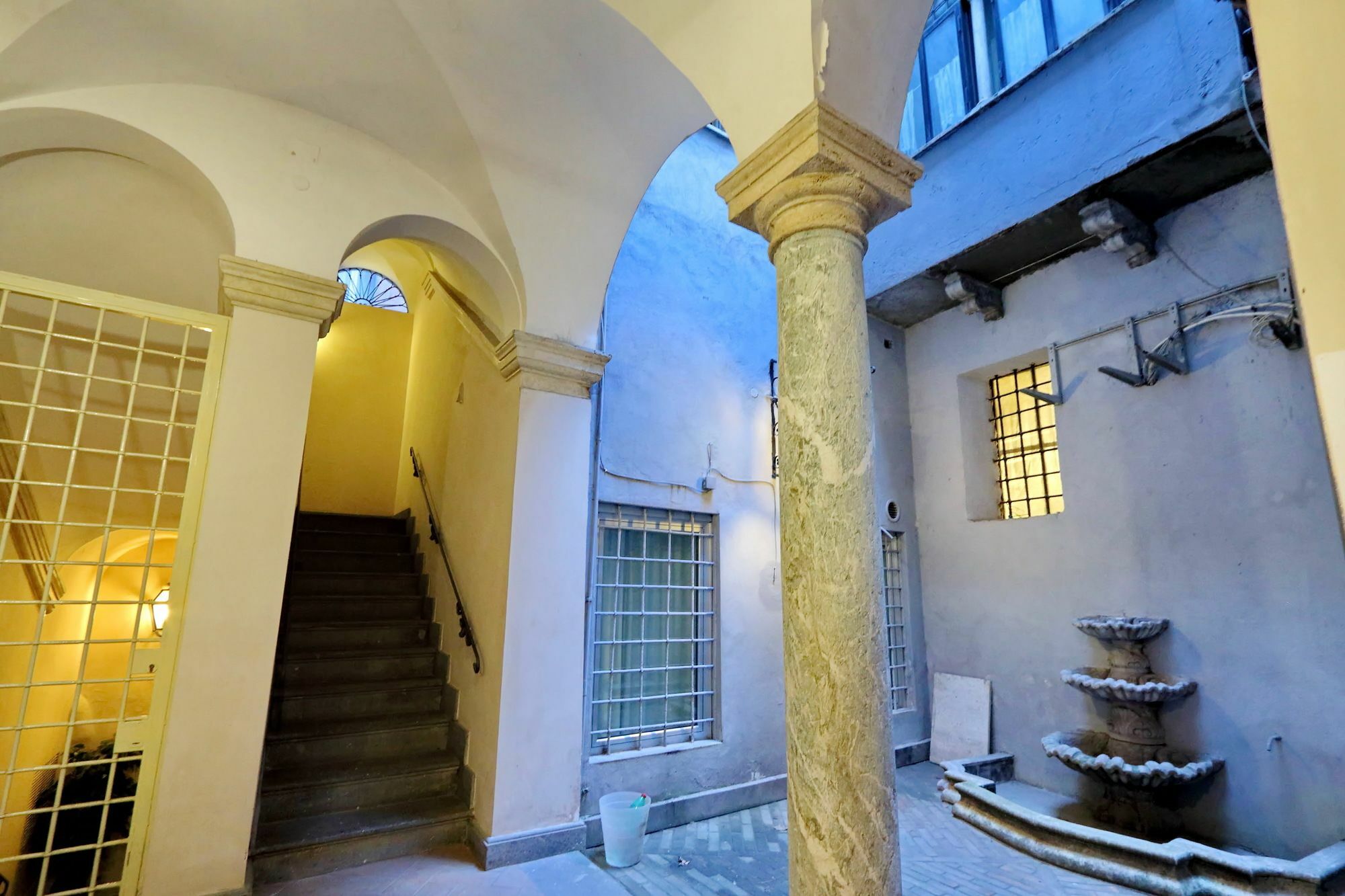 Banchi Charme - My Extra * Rome