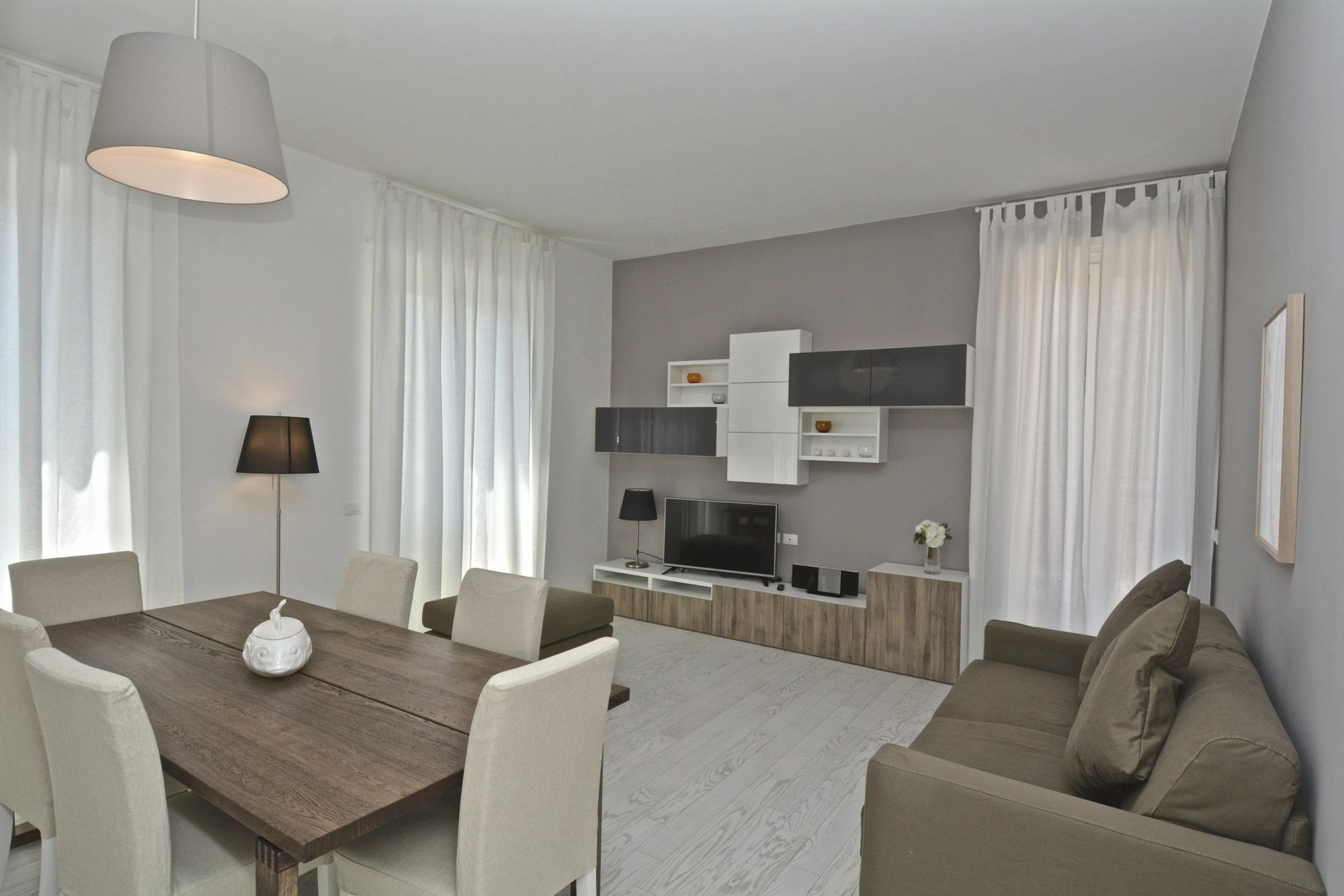 House & The - Vatican Apartment