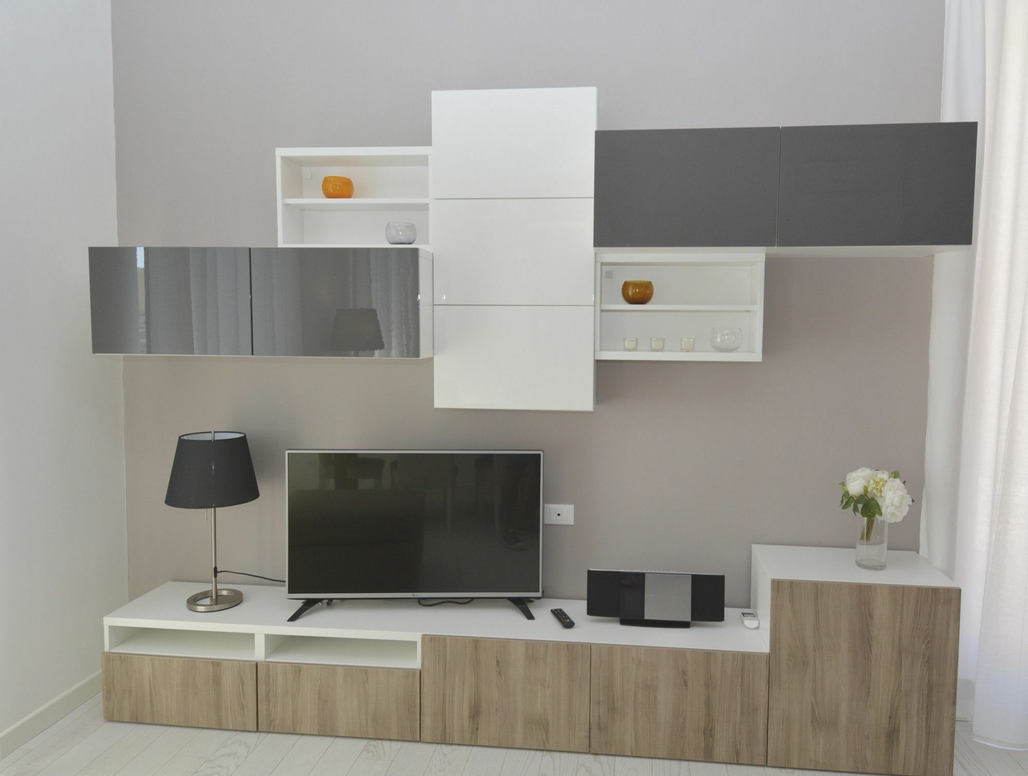 House & The - Vatican Apartment