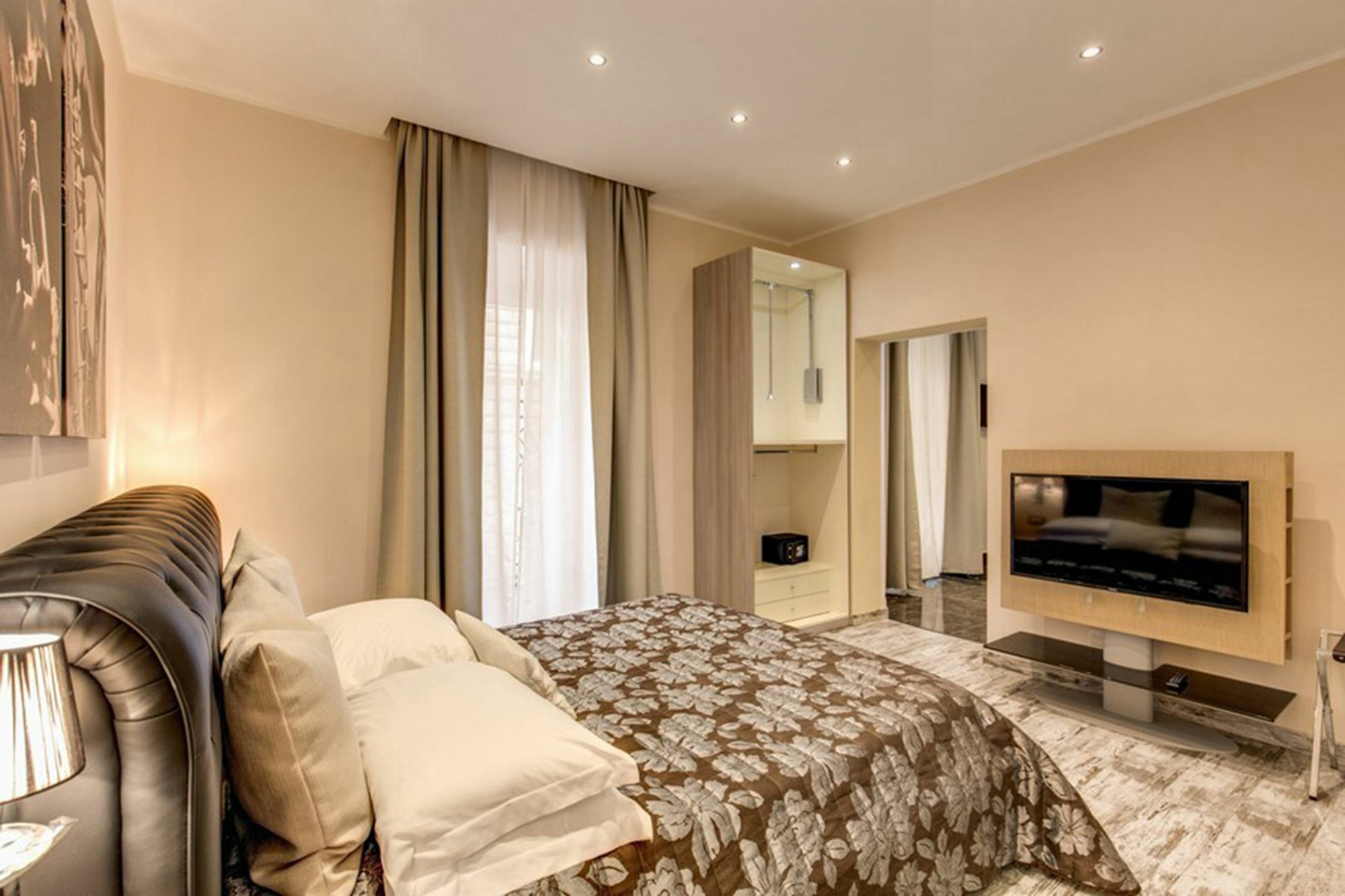 Colonna 18 By Ghor 2* Rome