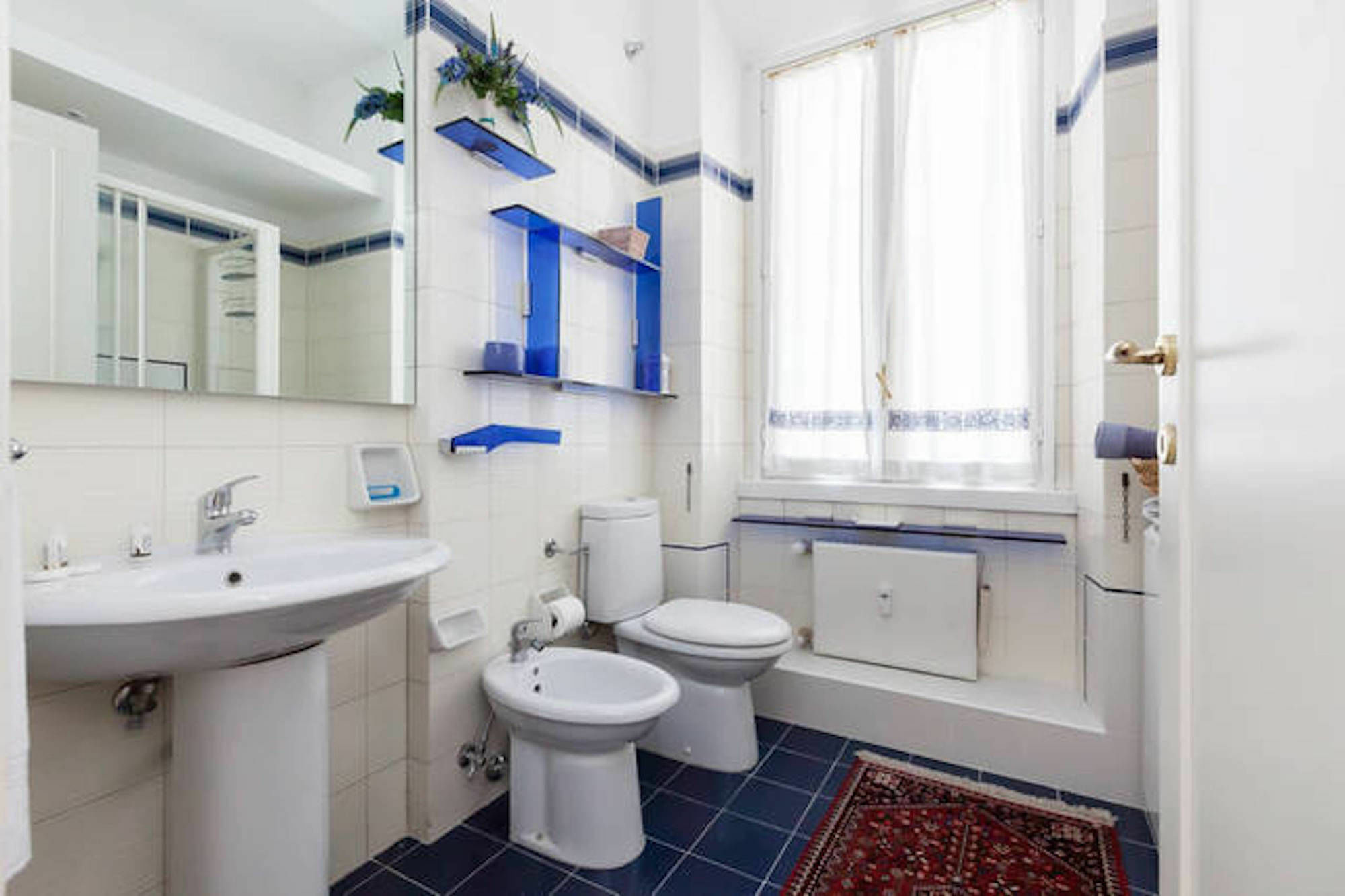 House & The - Vatican Appartement