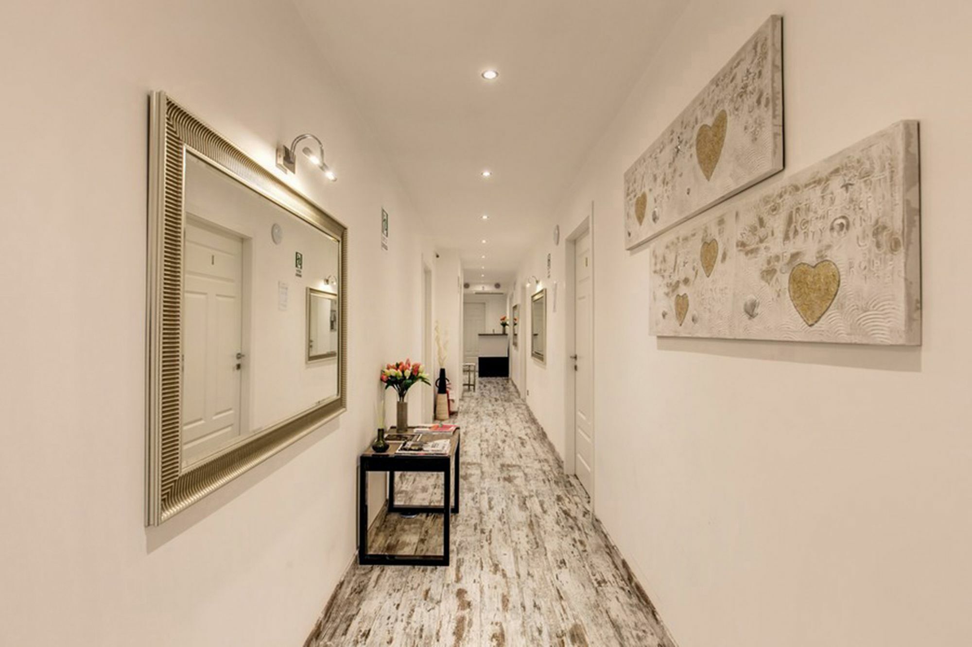 Colonna 18 By Ghor Gasthuis 2*