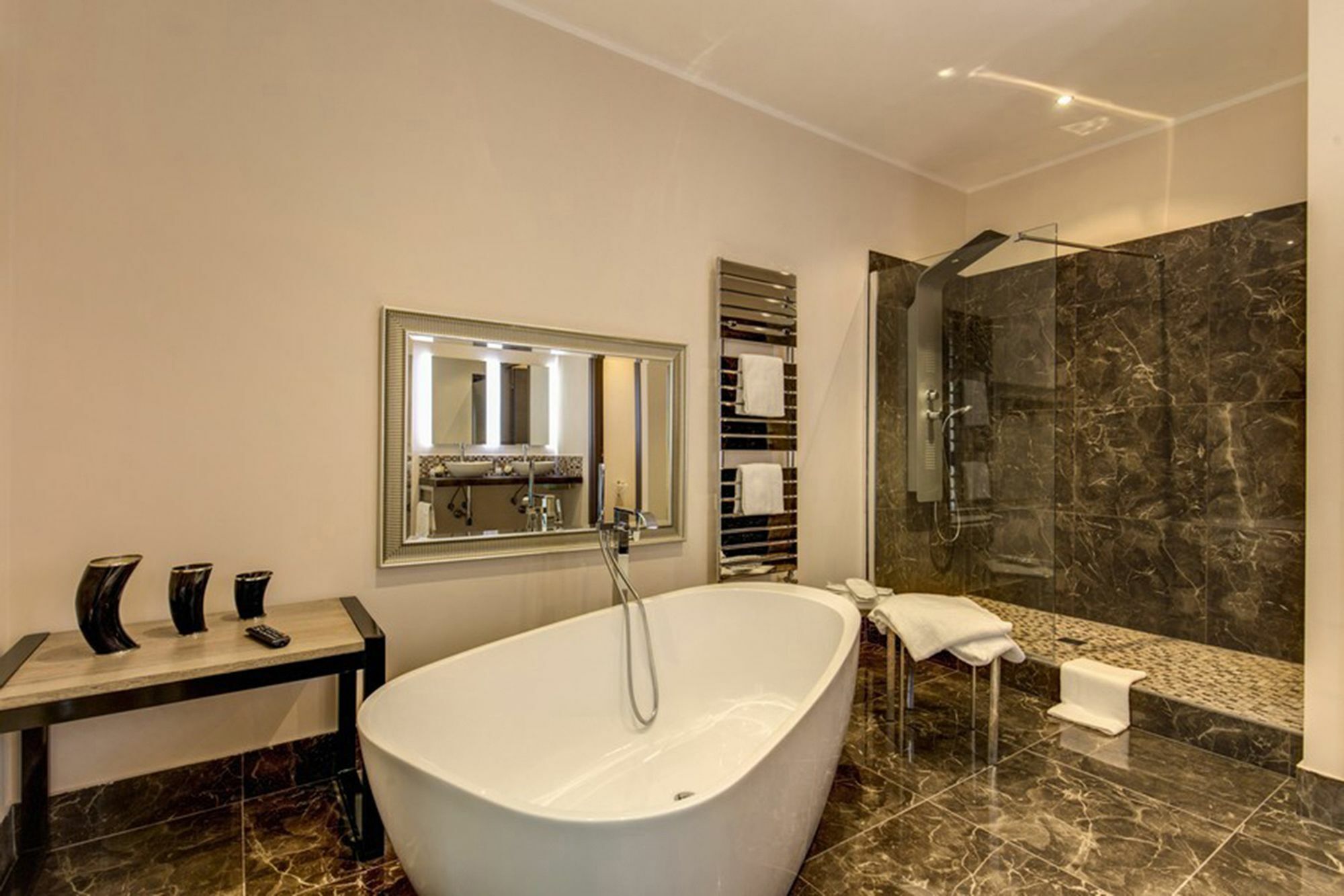 Colonna 18 By Ghor 2* Rome