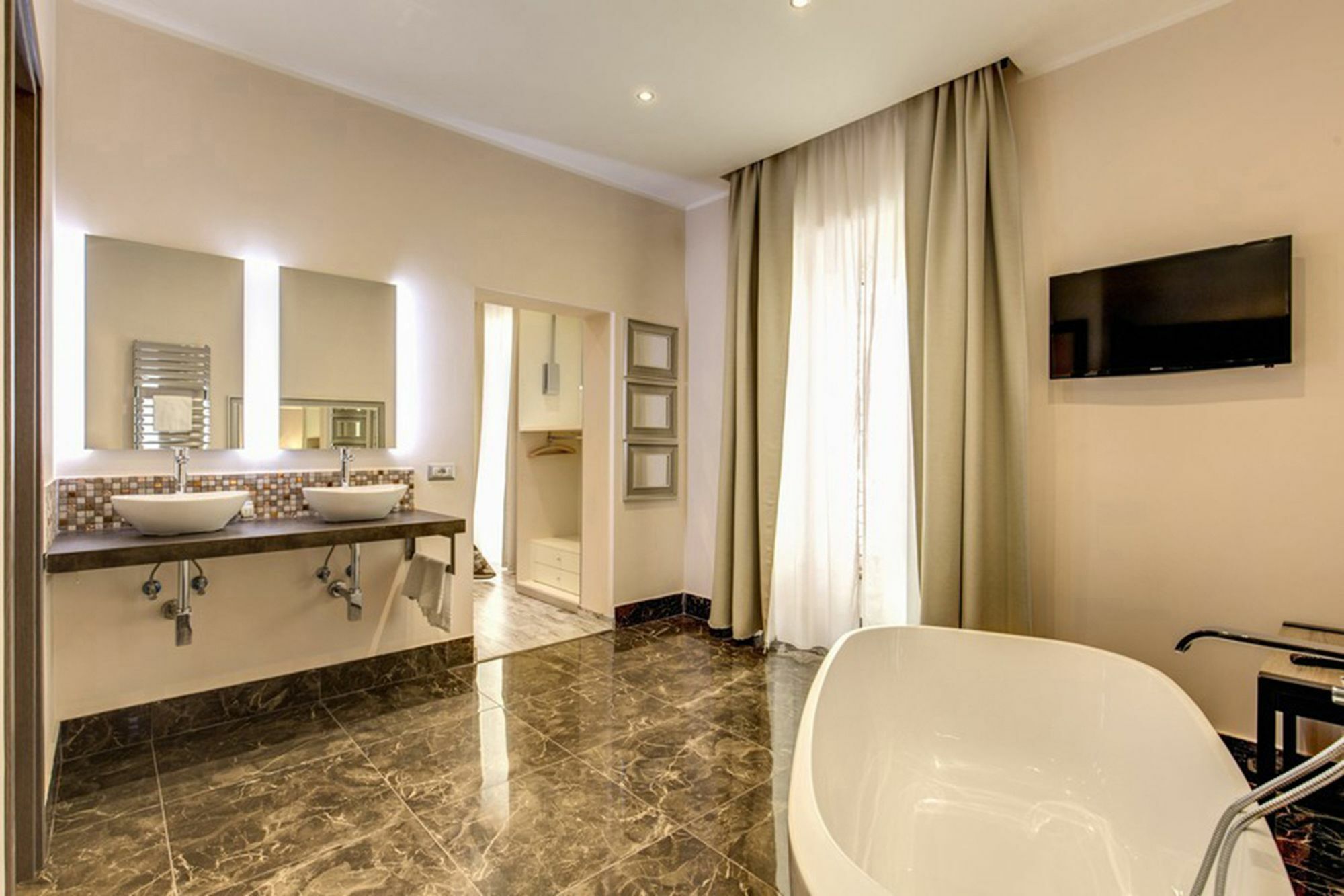 Colonna 18 By Ghor 2* Rome