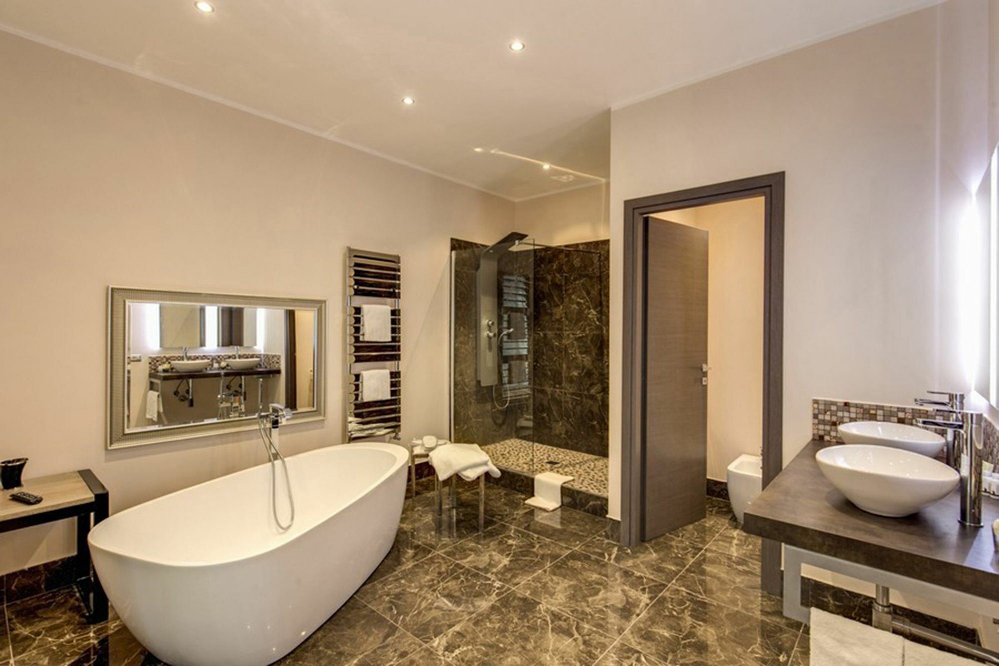 Colonna 18 By Ghor Gasthuis 2*