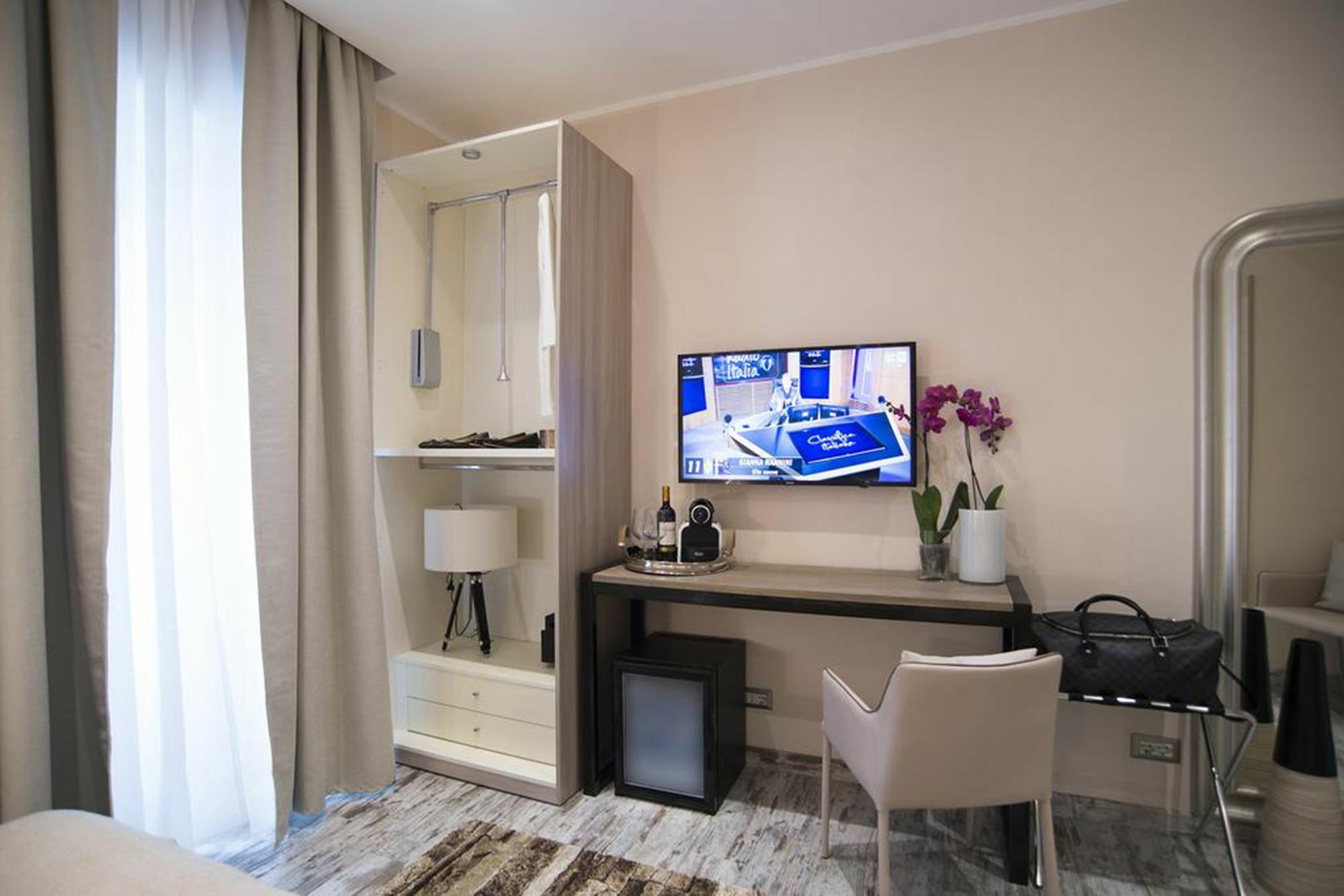 Colonna 18 By Ghor Gasthuis 2*