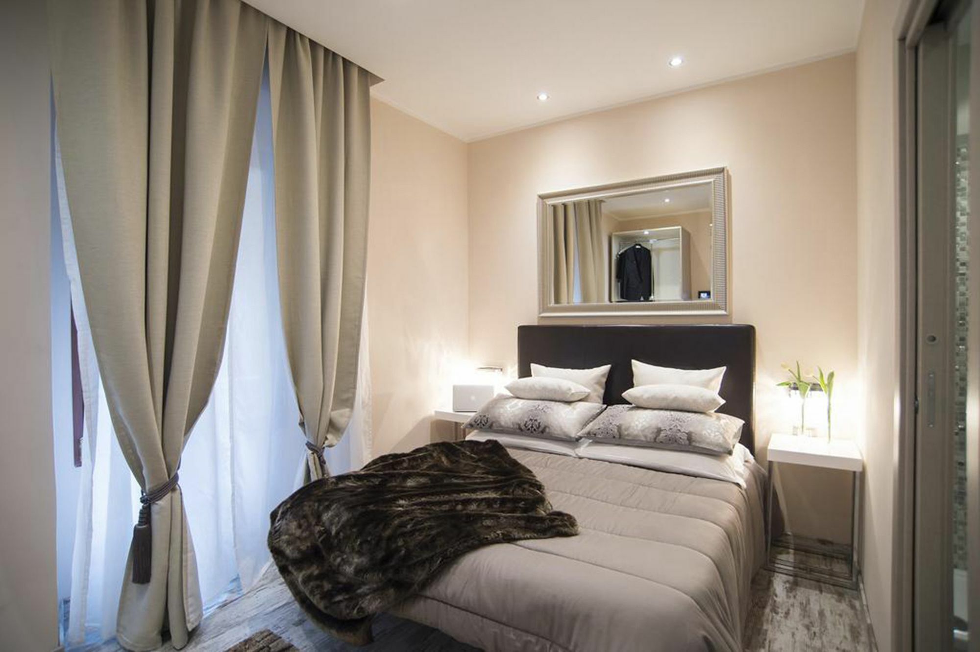Colonna 18 By Ghor Gasthuis Rome