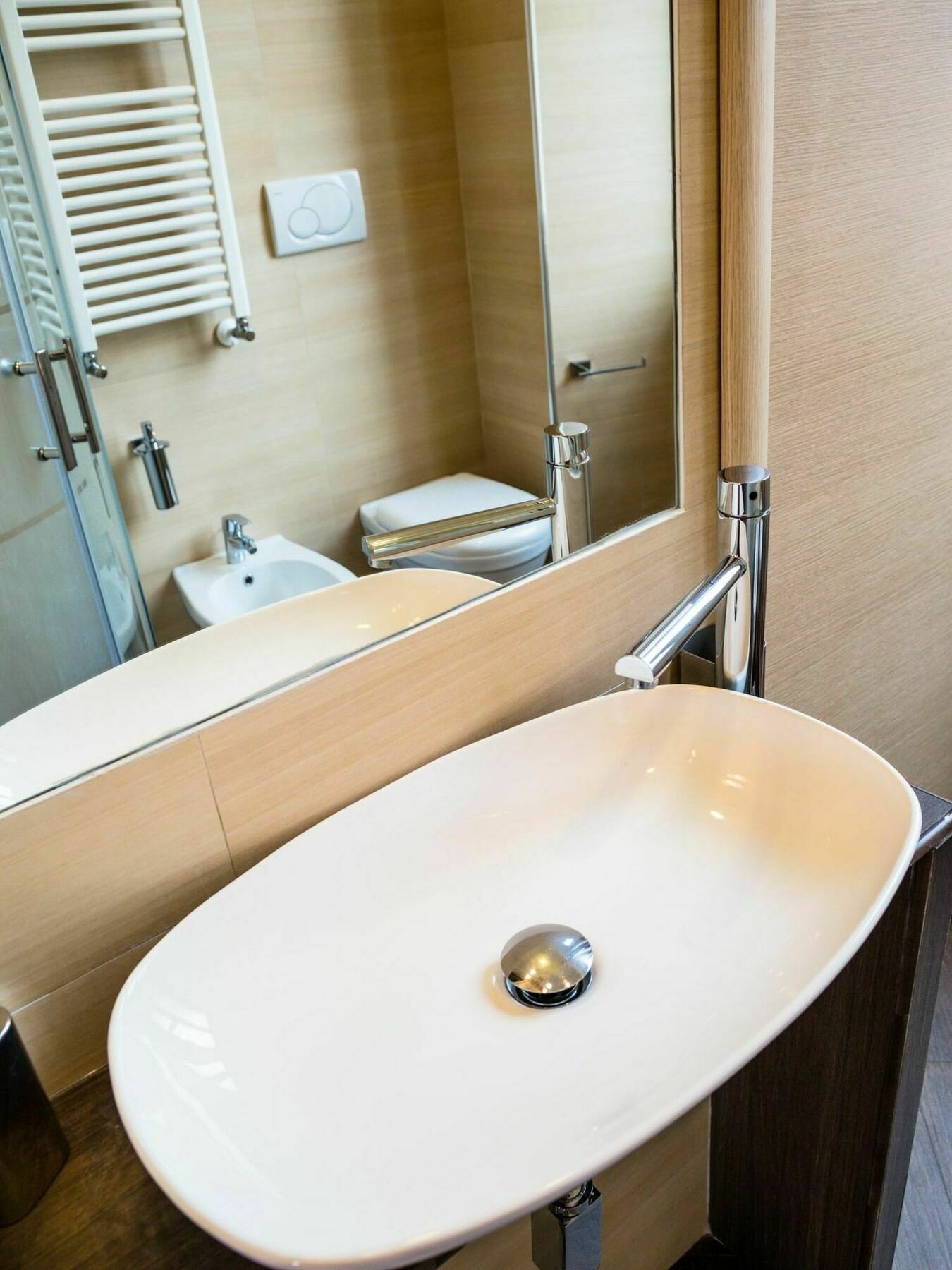 Services Caracciolo 3* Rome
