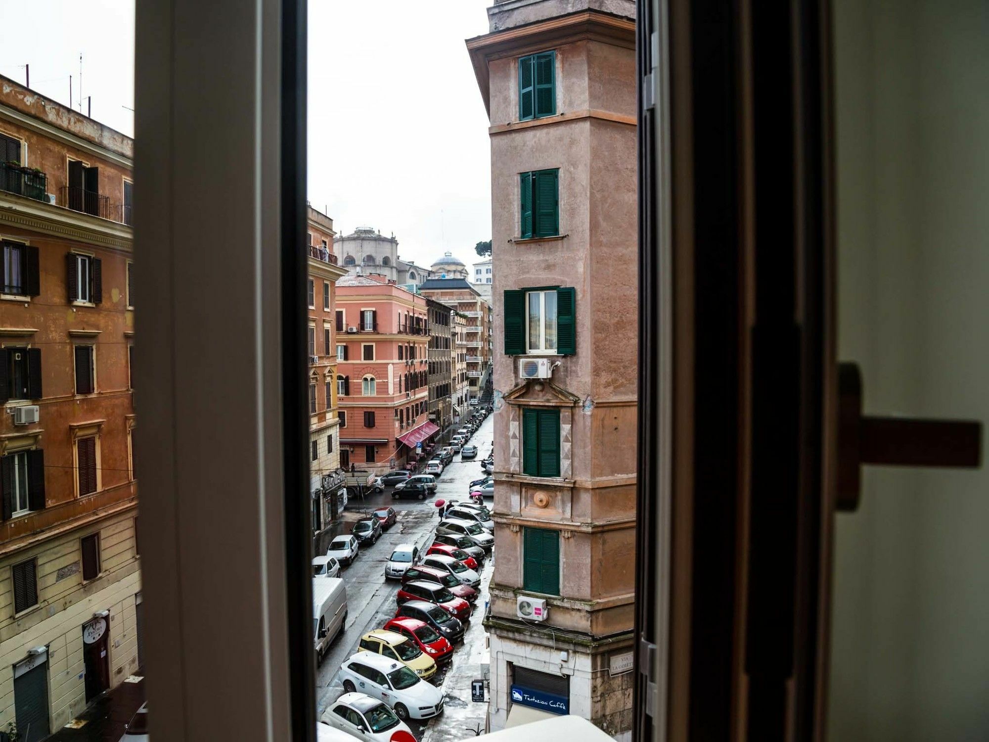 Hotel Services Caracciolo 3*