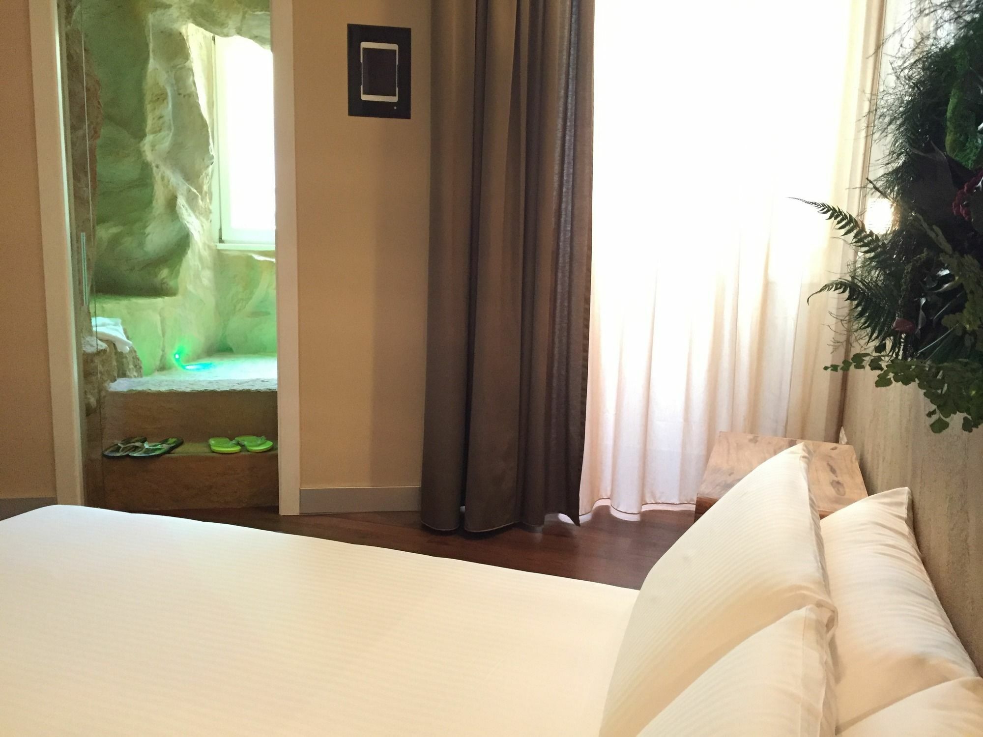 Irooms Station Guest house 4*