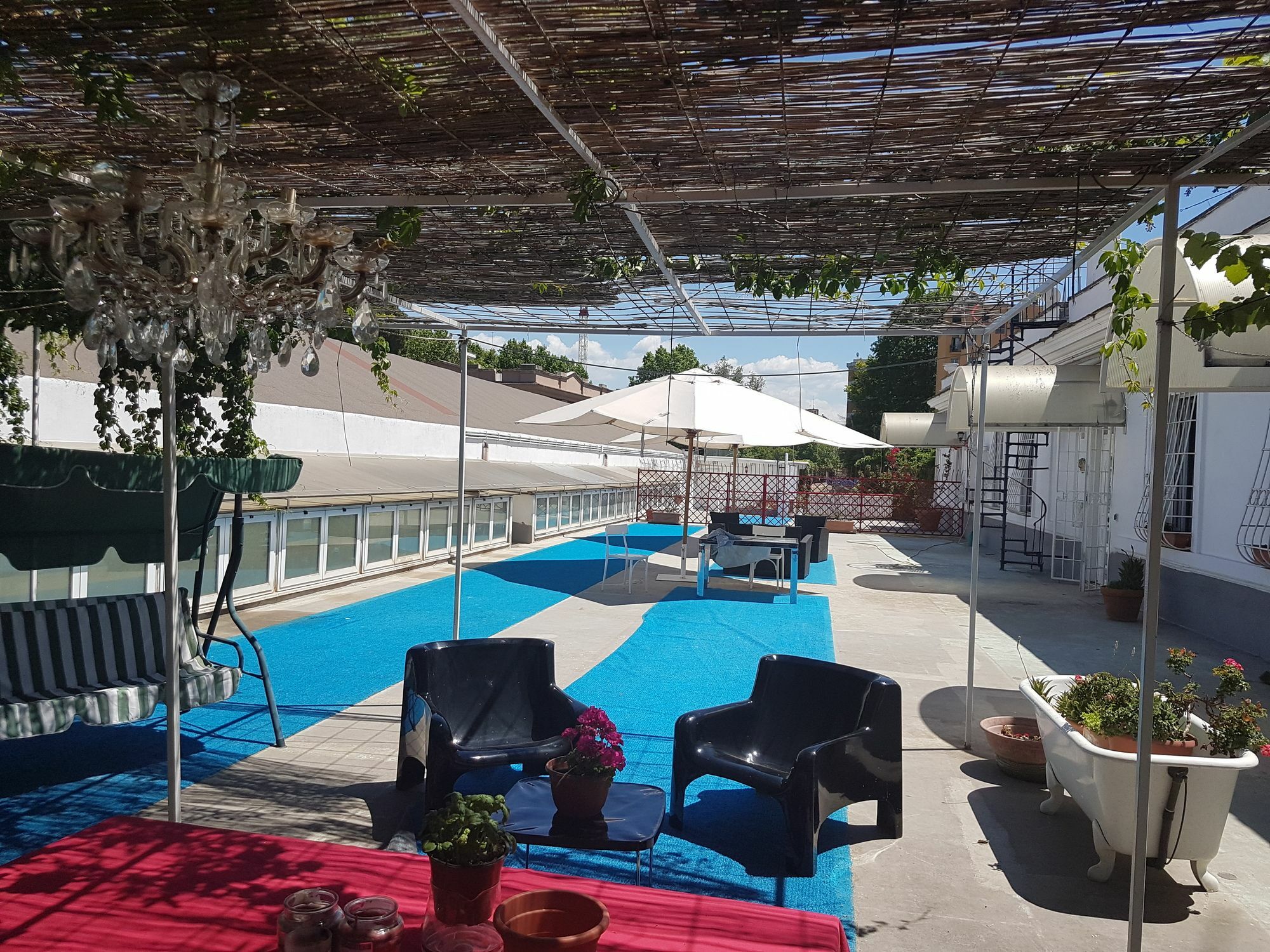 Terrace Hotel 2*