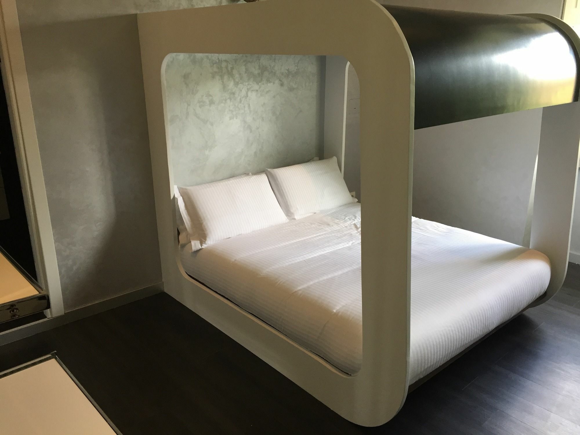 Irooms Station