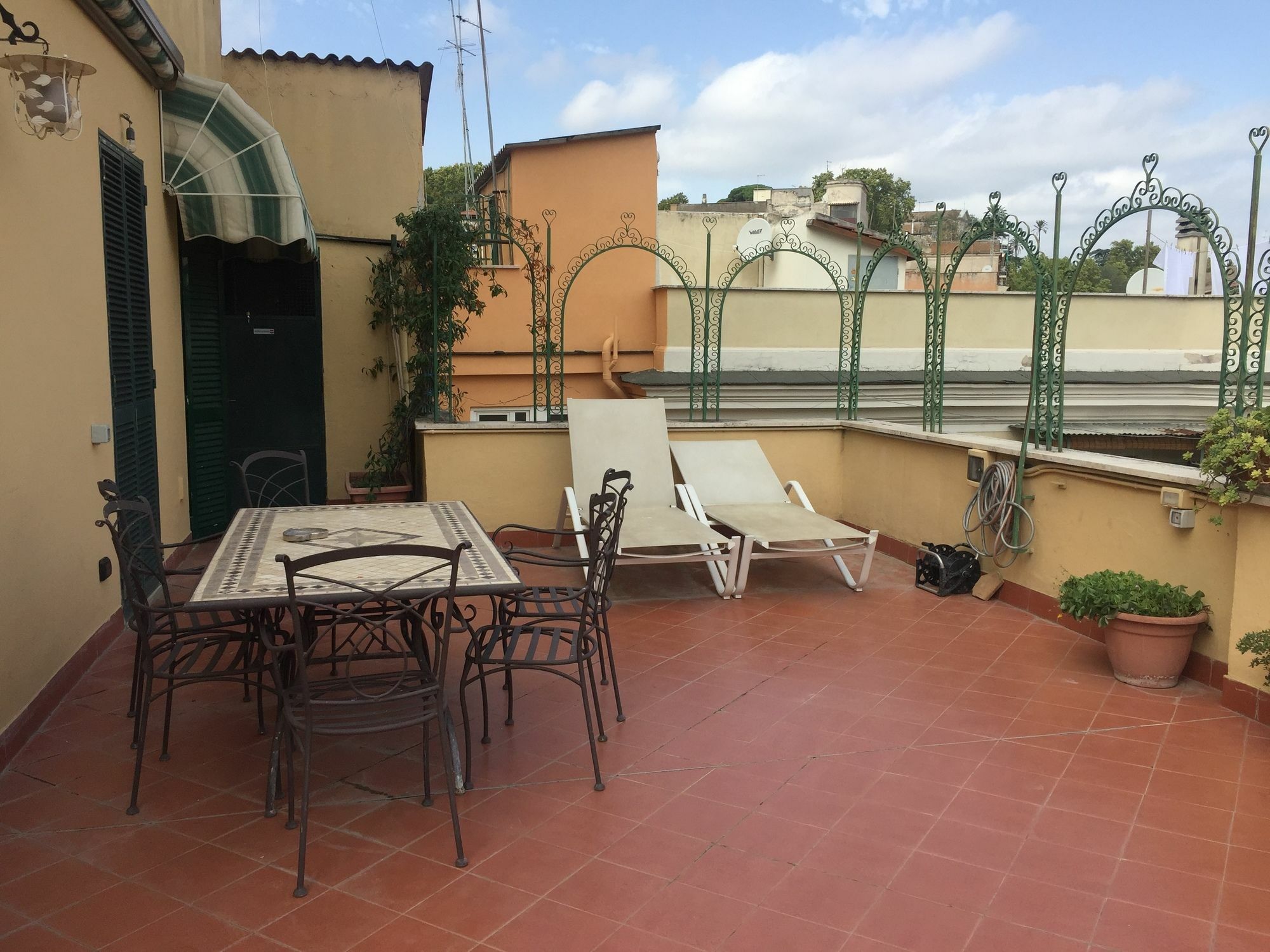 Terrazza Munira Trastevere 2*