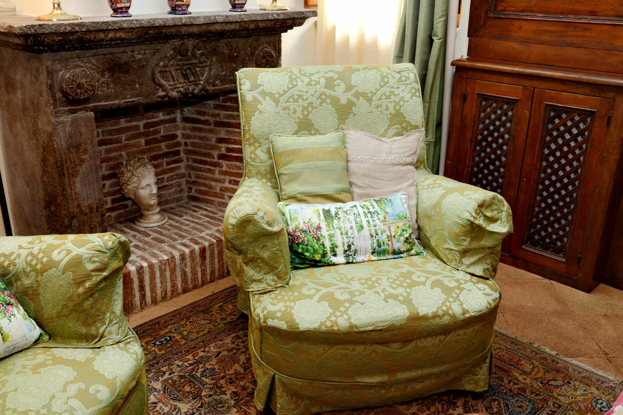 Apartment Town House - Treasurerome Collection *