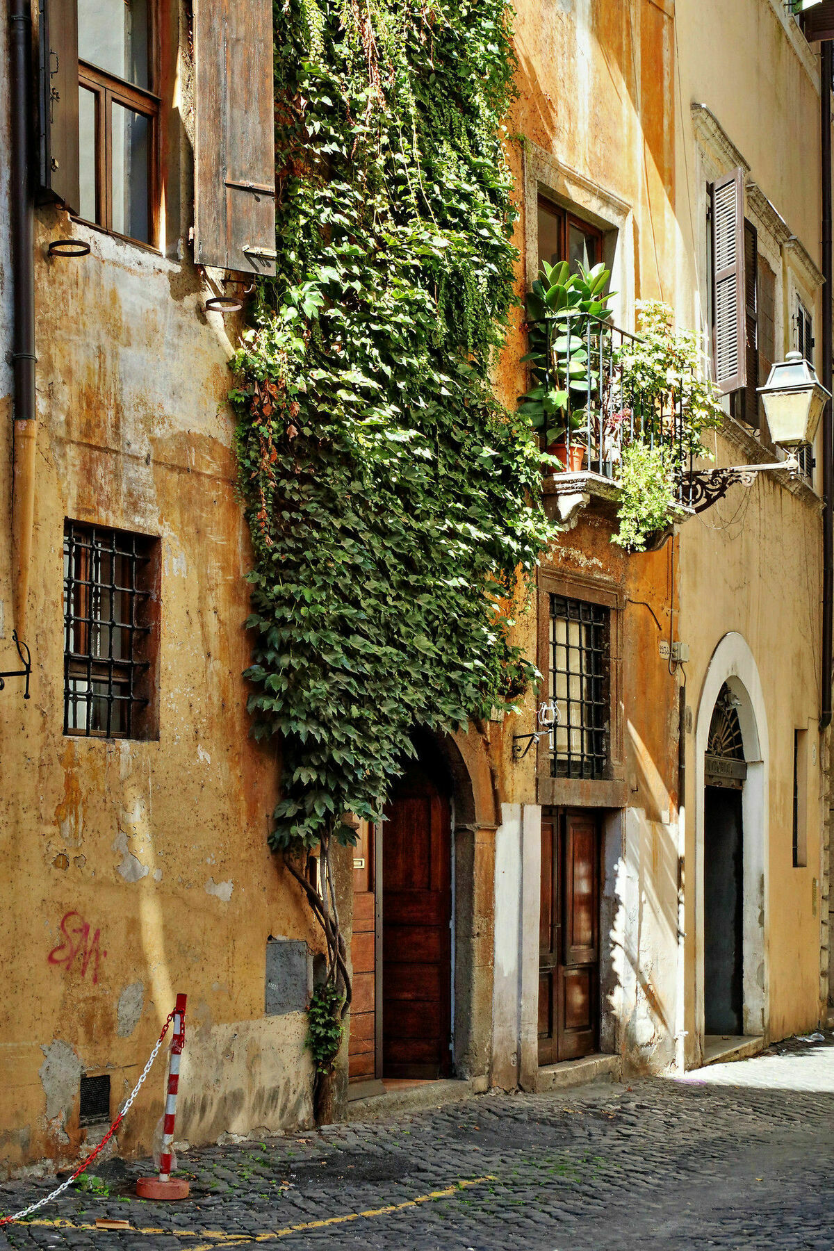 Apartment Town House - Treasurerome Collection