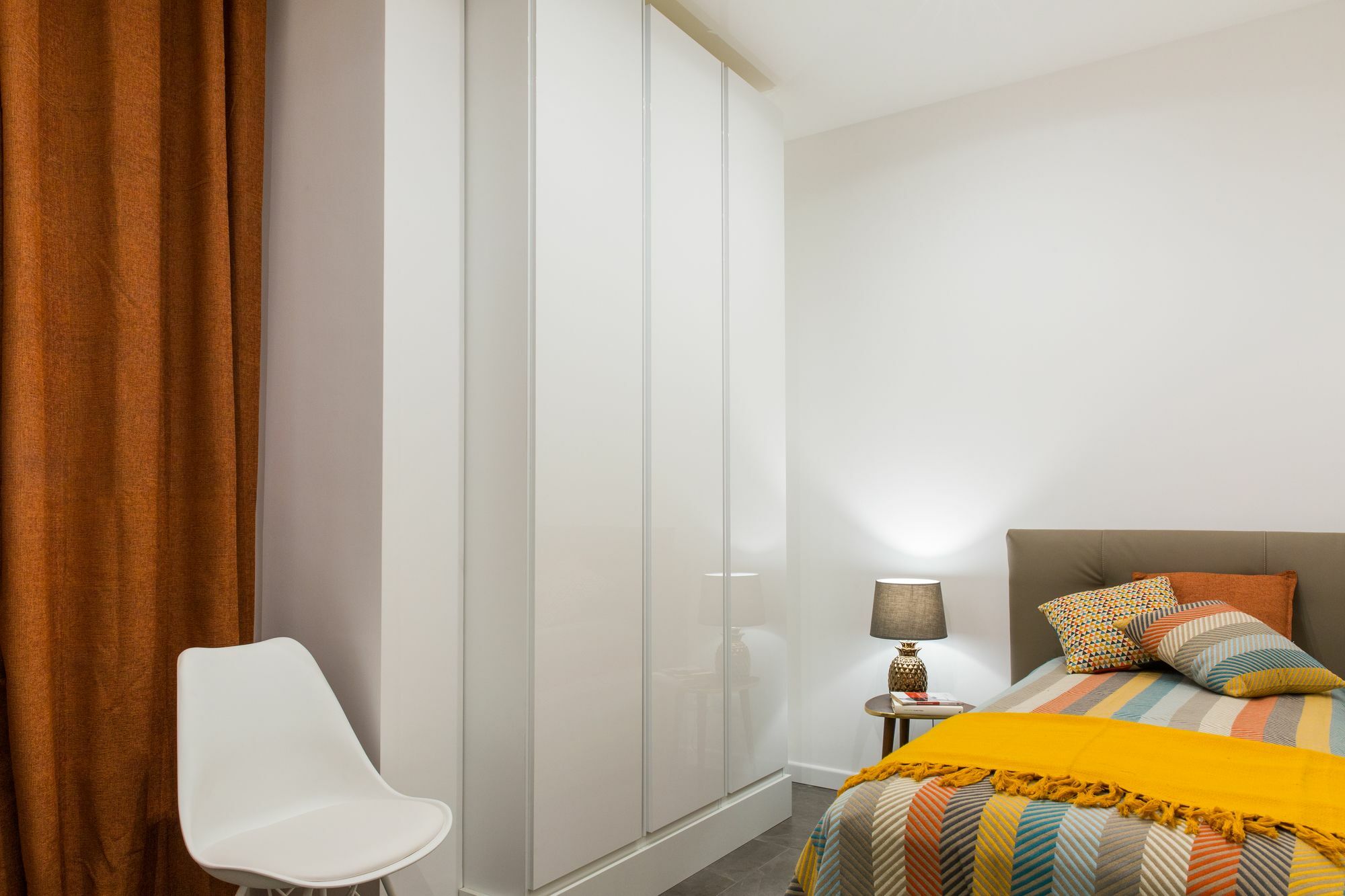 Apartment 60
