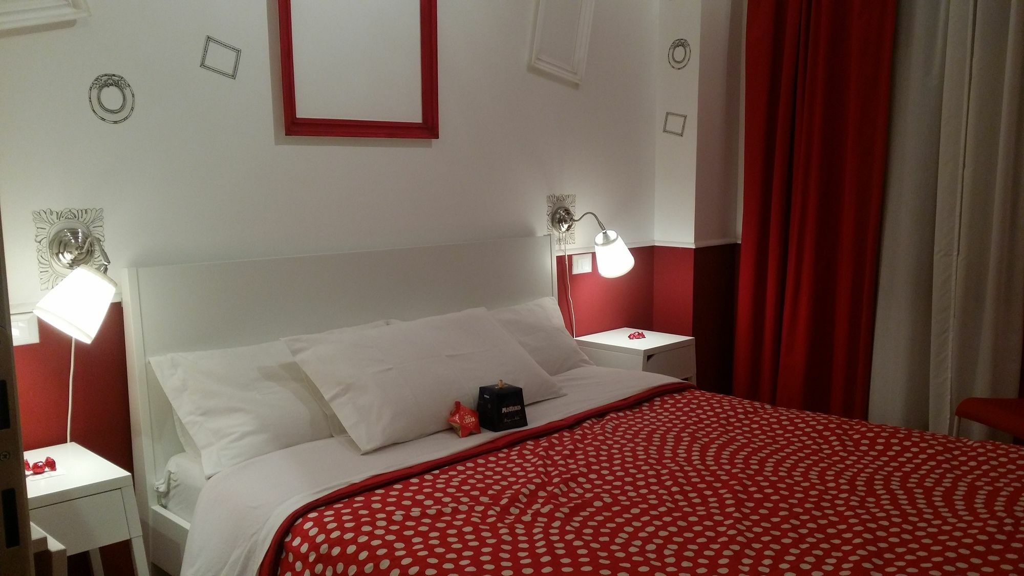 Whyrome Couette-café Rome