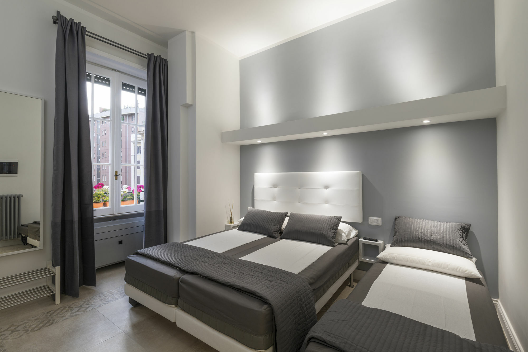 Vaticanspace Rooms