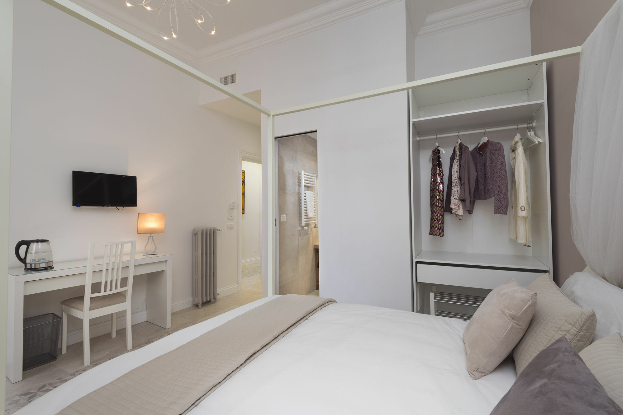Vaticanspace Rooms
