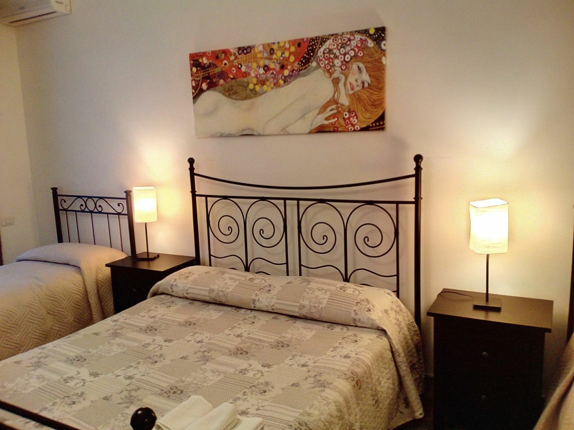Sergio Tourist Rental Close Tiburtina Station Guest house Rome