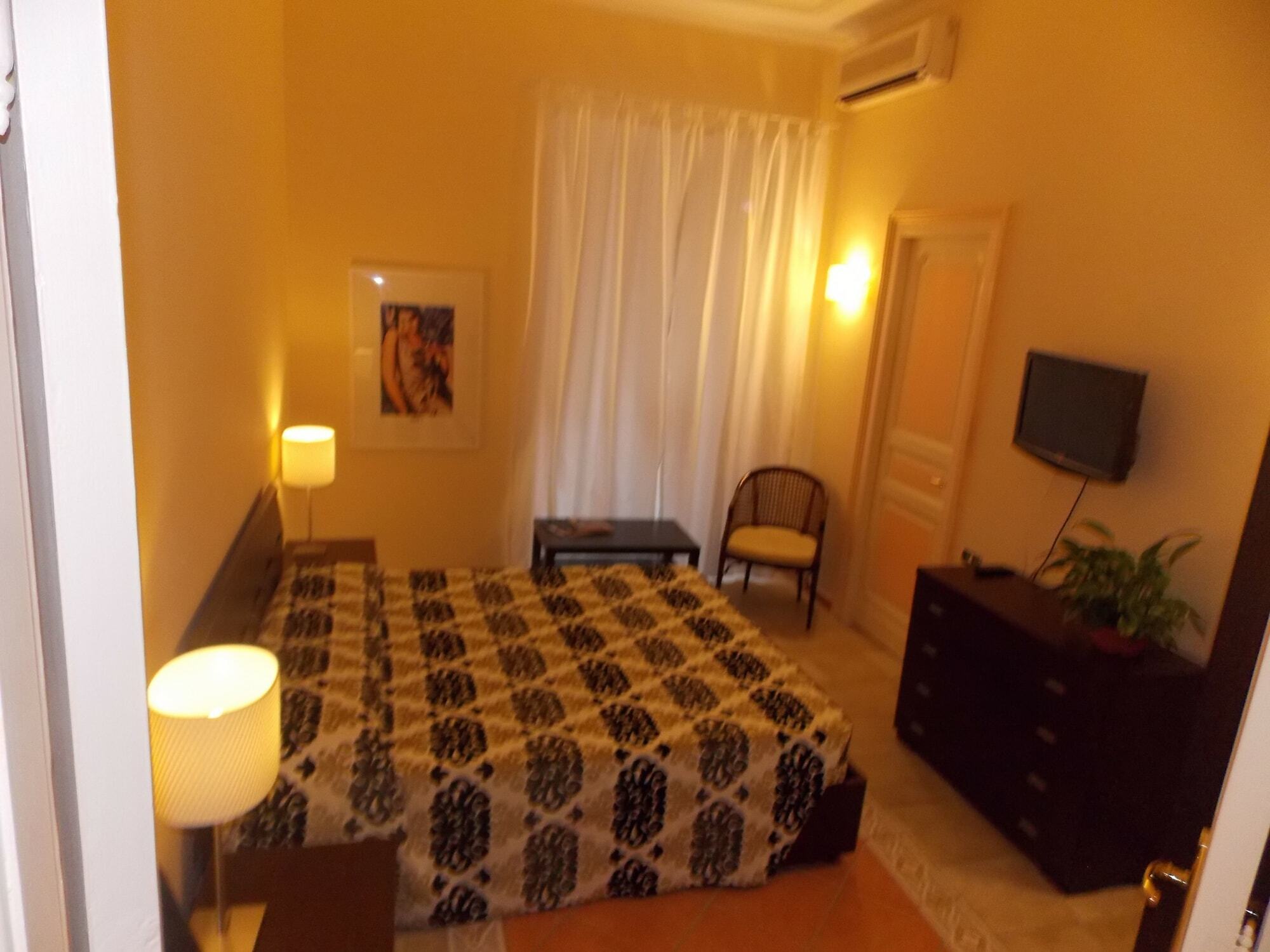 Glamour Center Of Guest house 2*