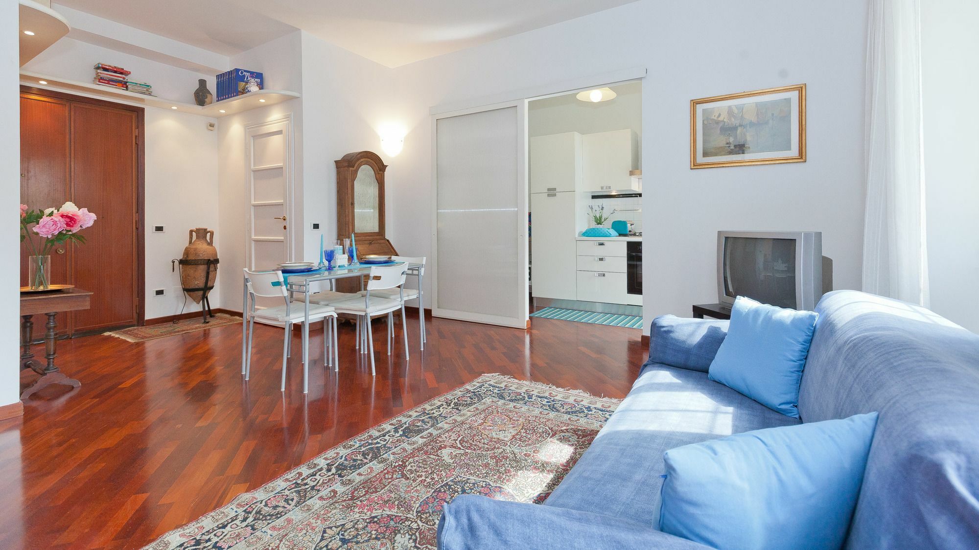 Apartment In Pateras Flower Rome