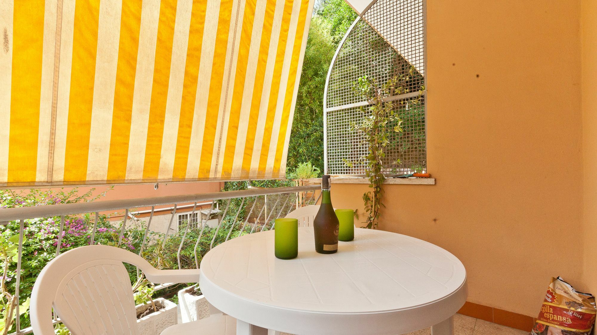 Apartment In Pateras Flower Rome