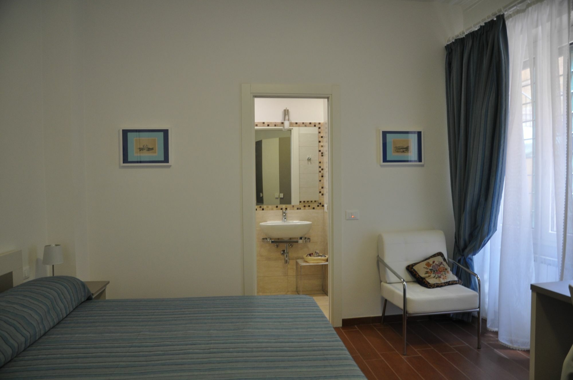 Bed & Breakfast Five 2*