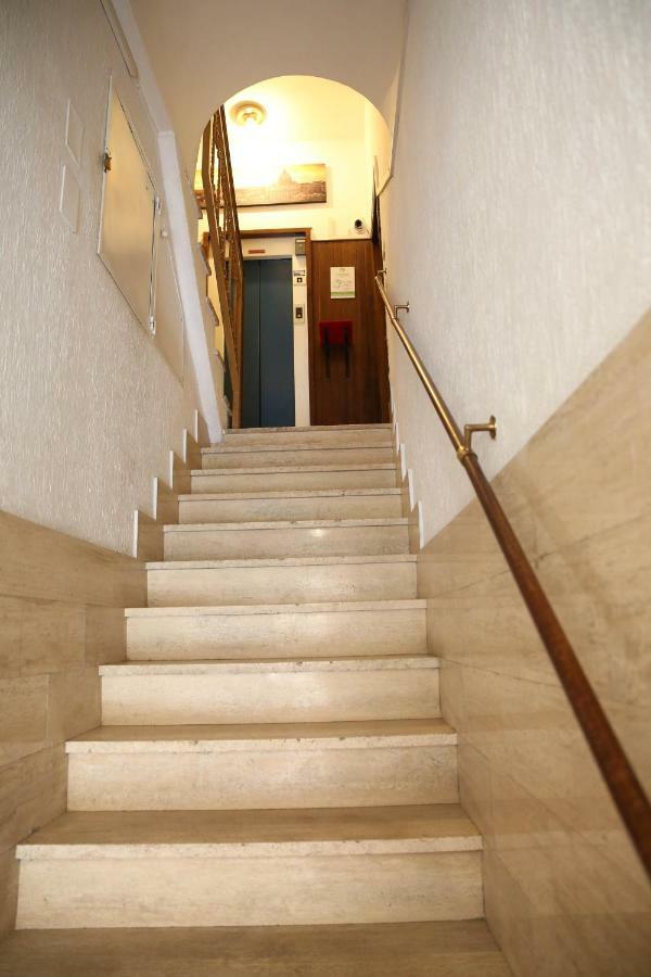 Aparthotel I Vicini Del Papa Rome