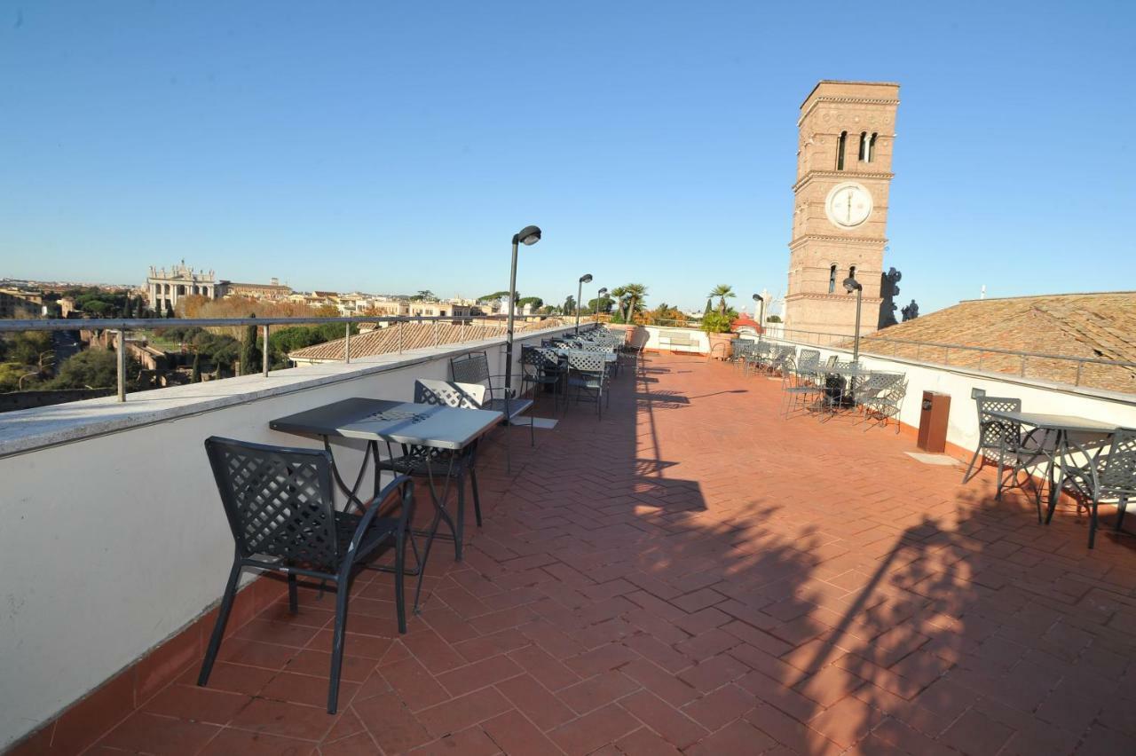 Domus Sessoriana Bed & Breakfast 3*