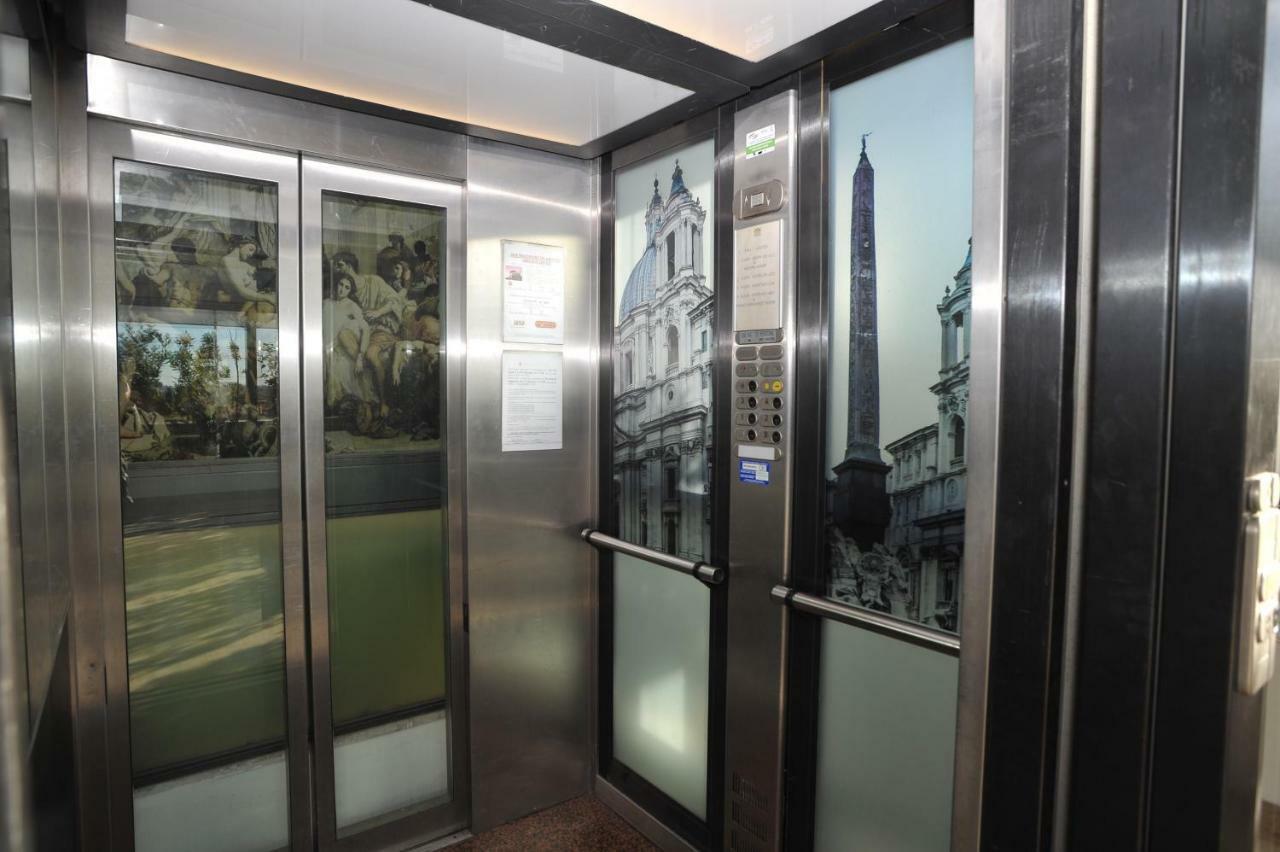 Domus Sessoriana Bed & Breakfast 3*