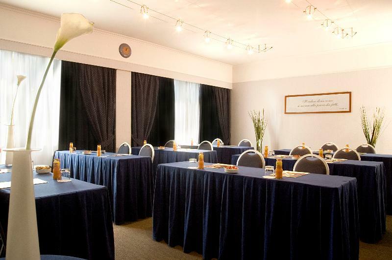 Hotel - Eur Parco Dei Medici By Ihg 4*
