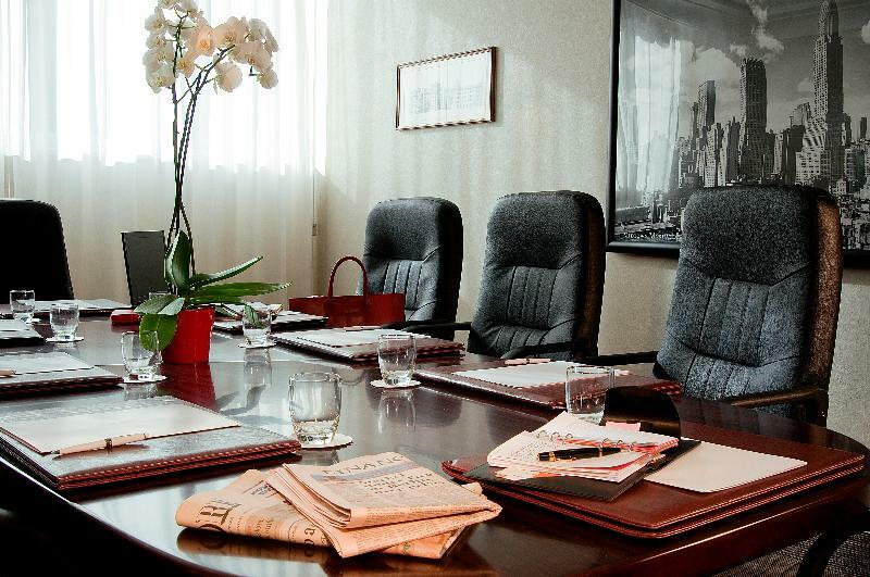 Holiday - Eur Parco Dei Medici By Ihg 4*