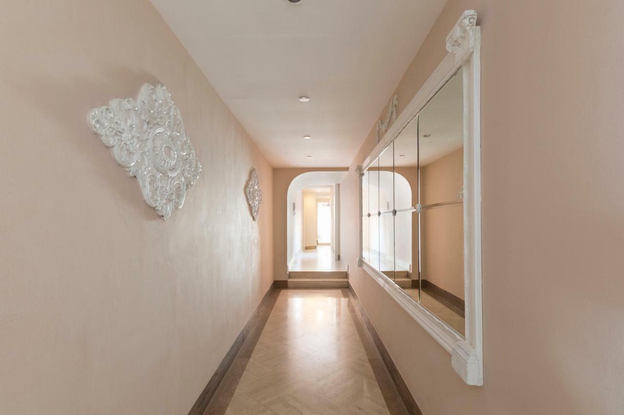 Apartment Sonder — Musei Vaticani