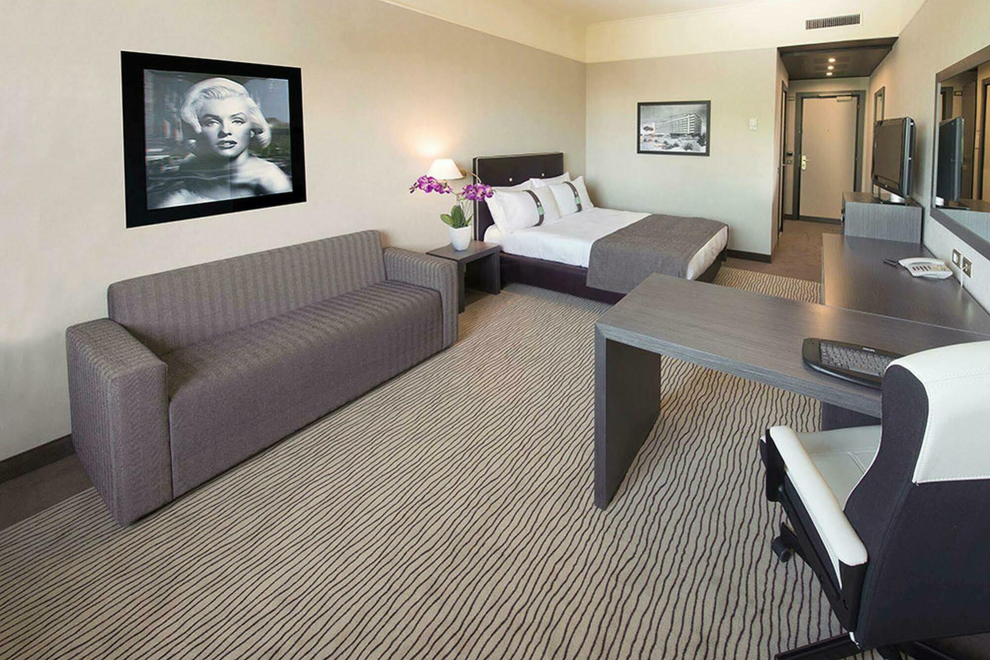 Holiday - Eur Parco Dei Medici By Ihg 4*