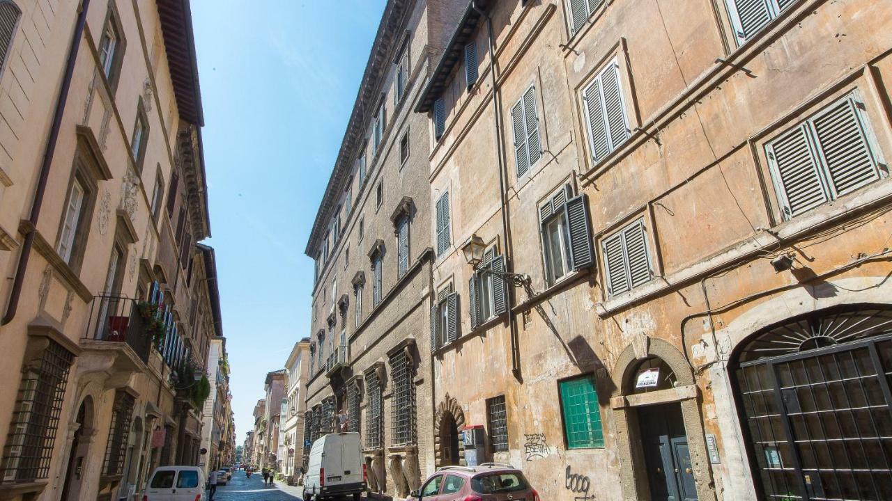 In Giulia Atmosphere Rome
