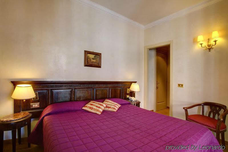 Cinquantatre 3* Rome