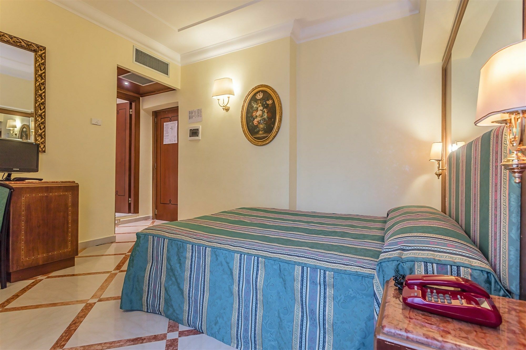 Raeli Noto Hotel