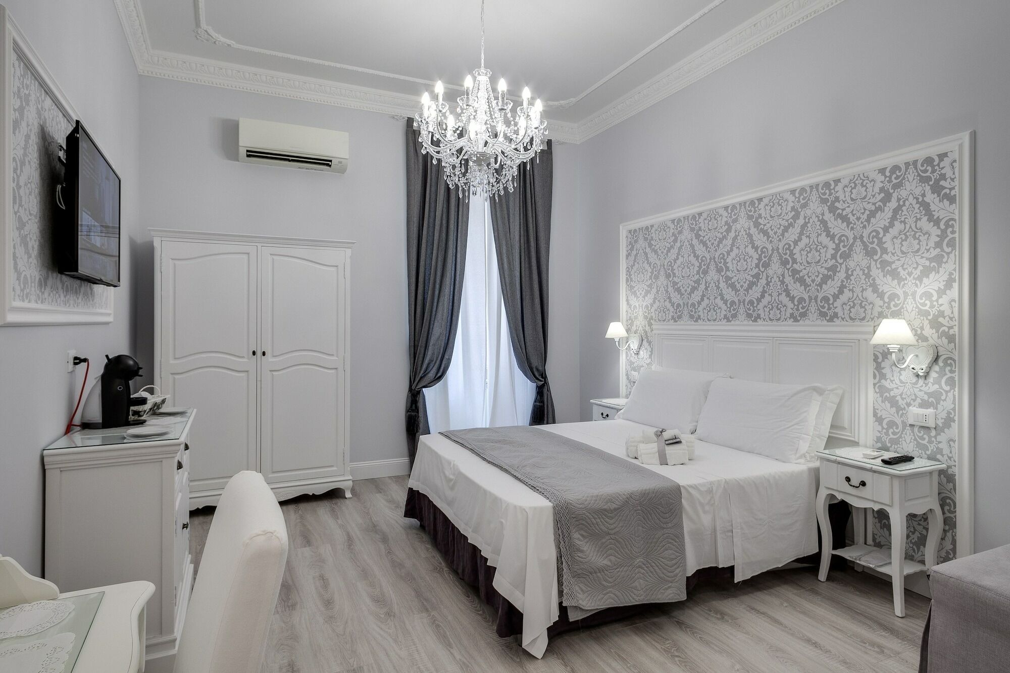 Charme & Chic Luxury 2* Rome