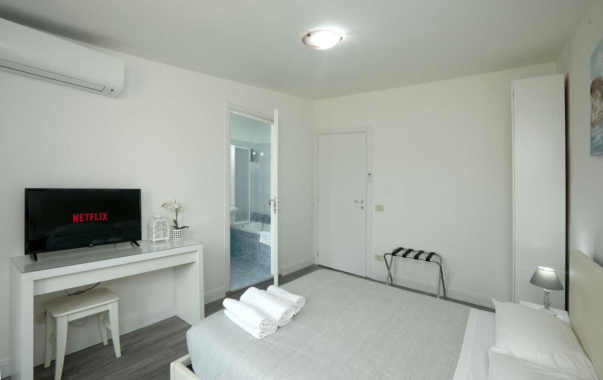 Candia House 50 3* Roma