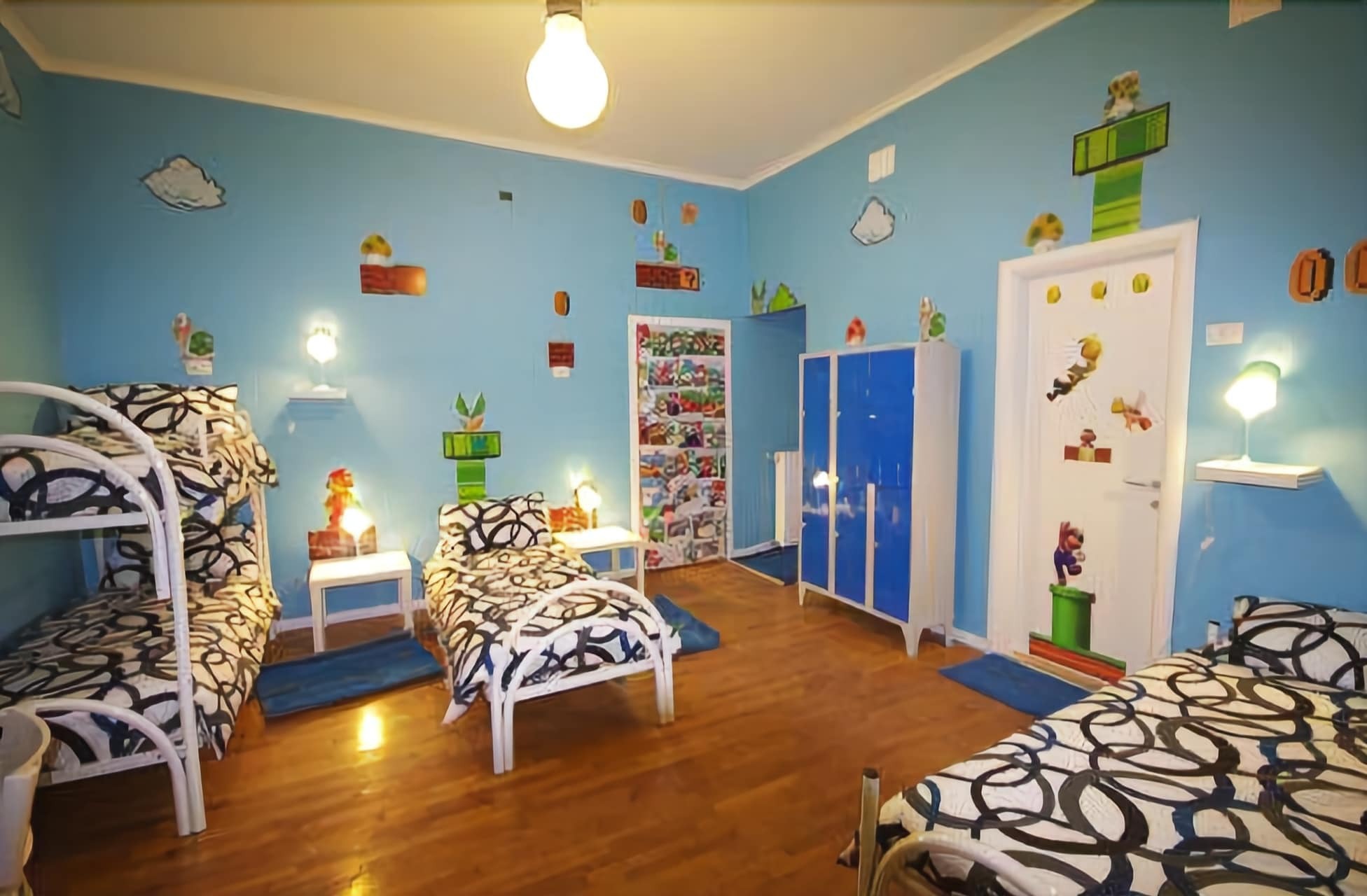 Comics Guest house 2*