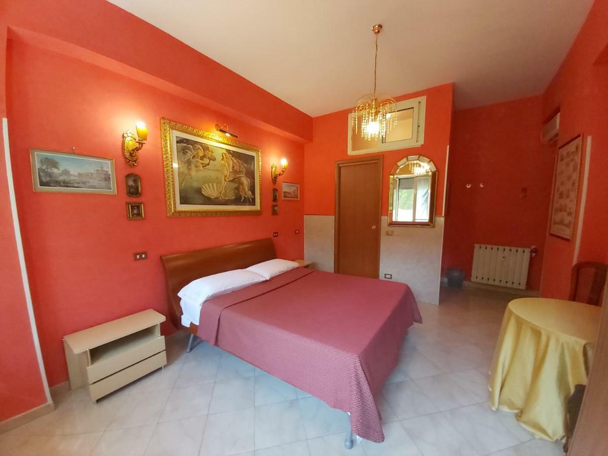 Babri Simim Taj Bed & Breakfast Rome