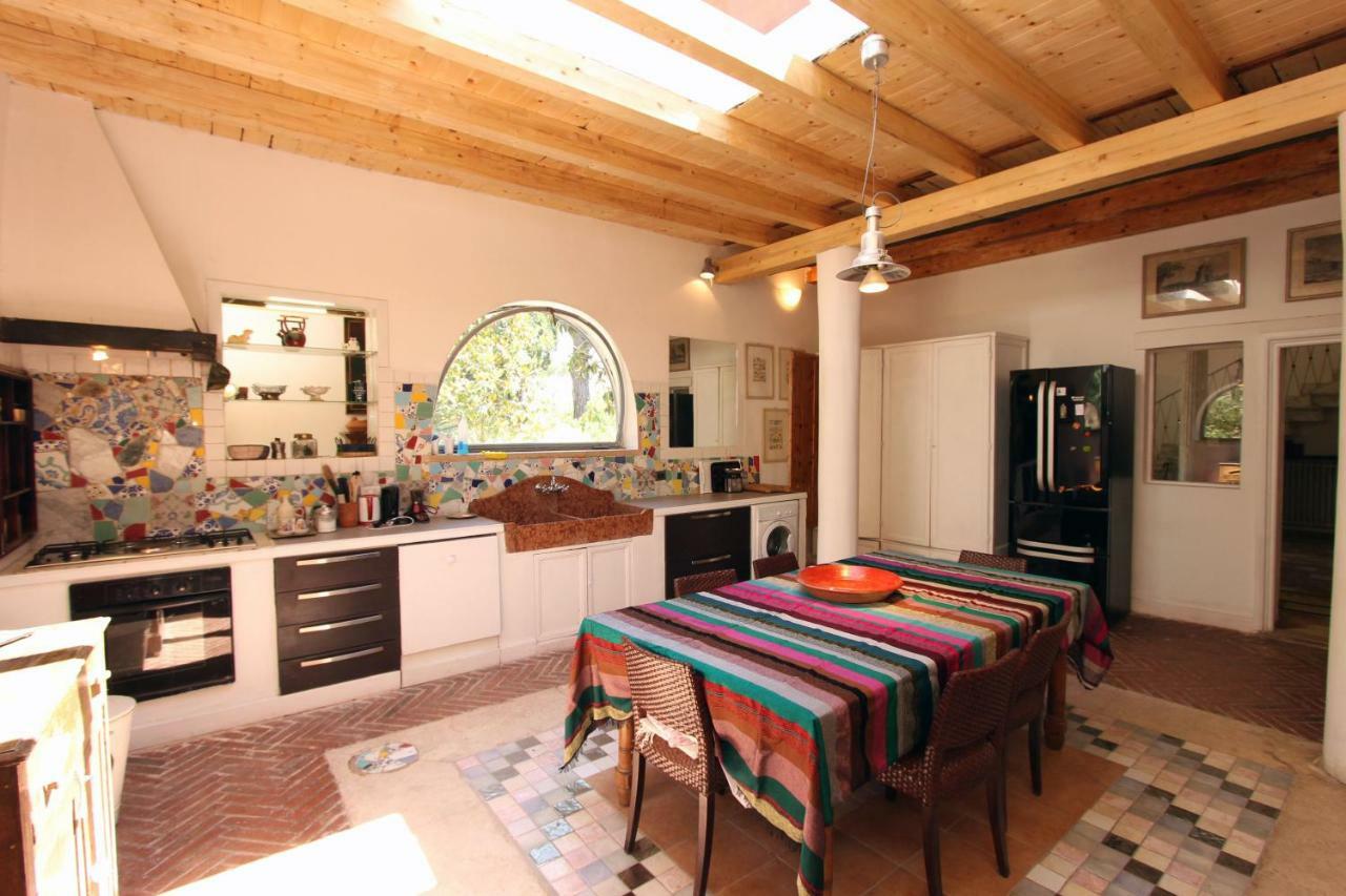 Villa Writers' Country House