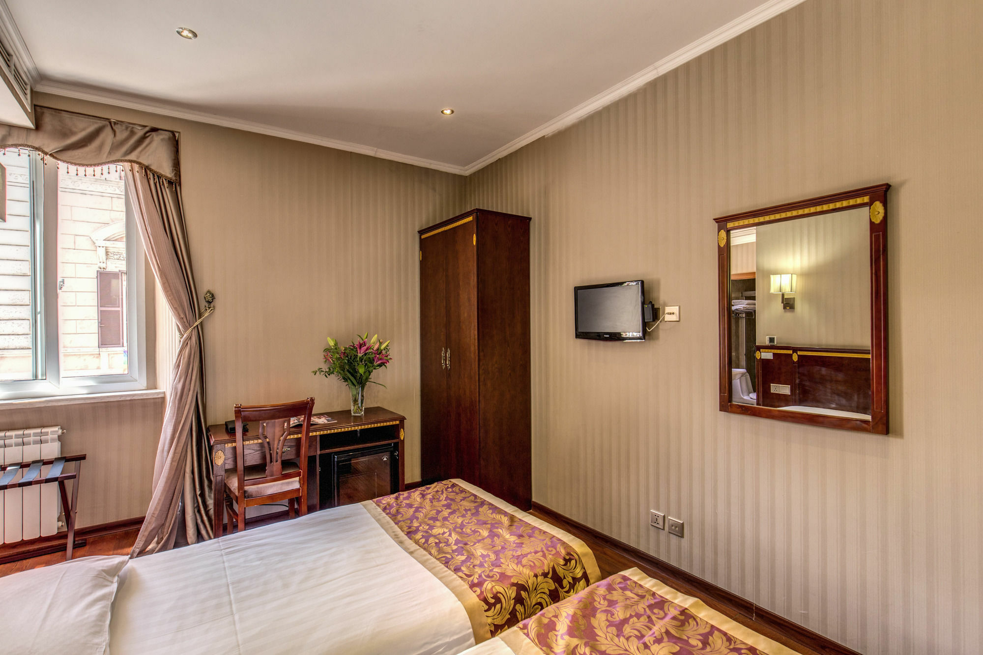 Bed & Breakfast Drago D'oro - Accross From Metro Vittorio Emanuele