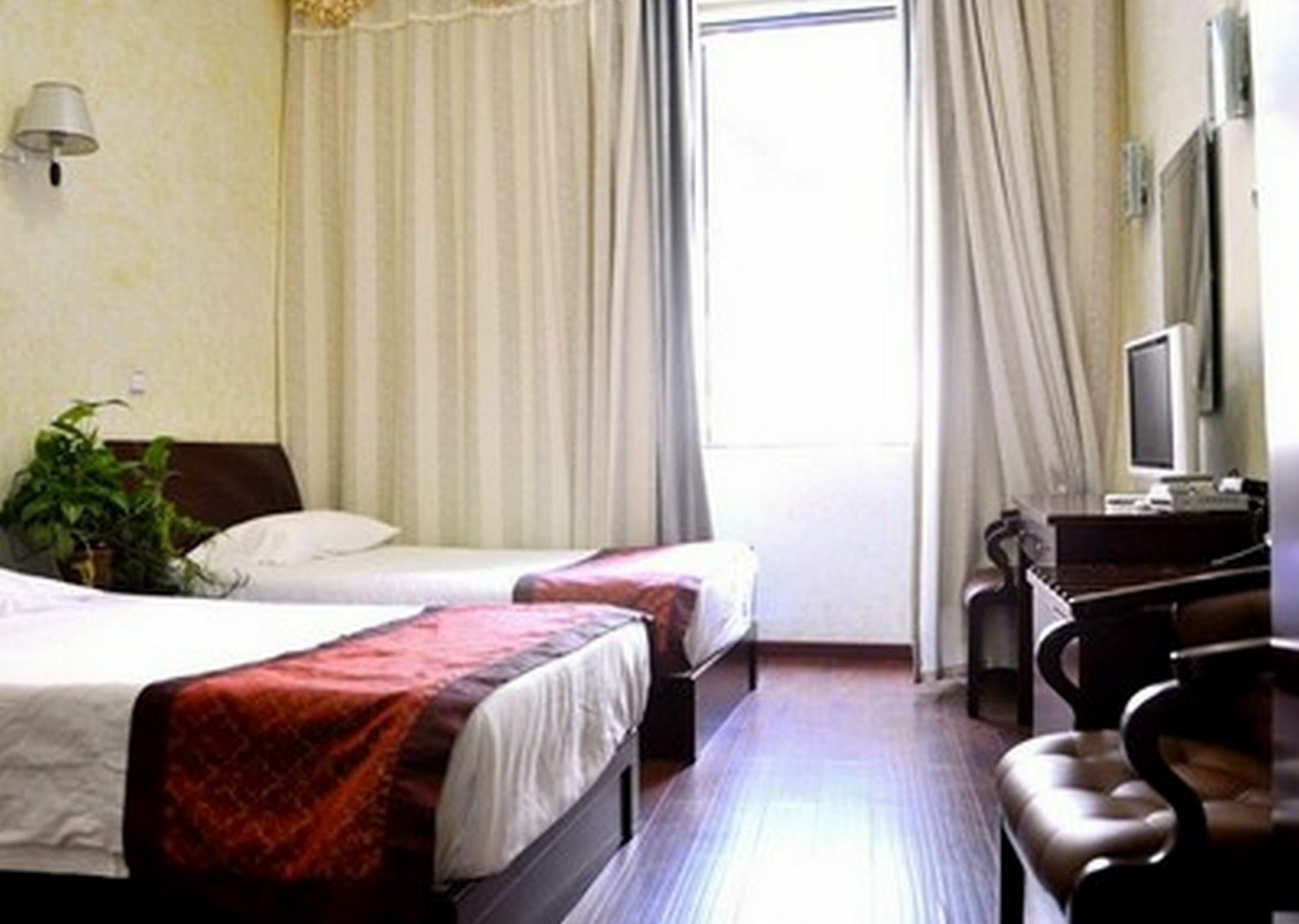 Leoni Di Giada - Close To Station Bed & Breakfast Rome