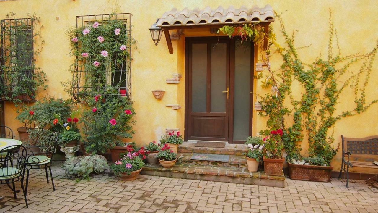 La Piazzetta Di *