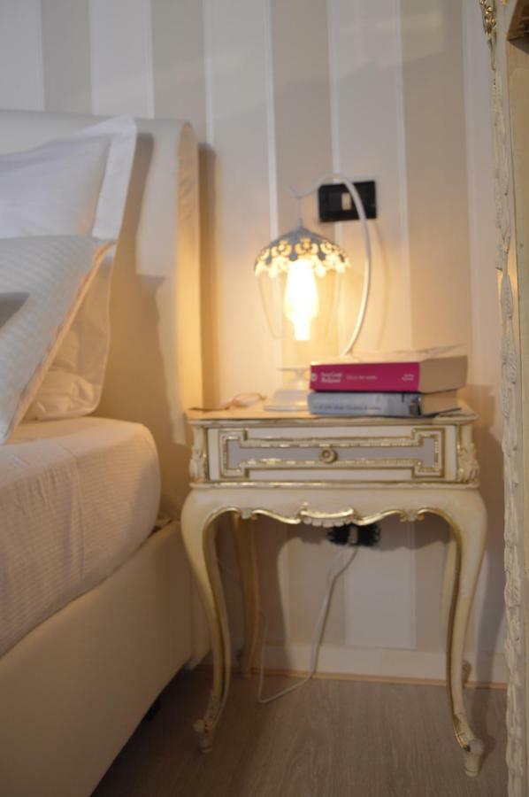 Appartement Historic Center - Elegant With Charming Antiques - Raffaello Rome